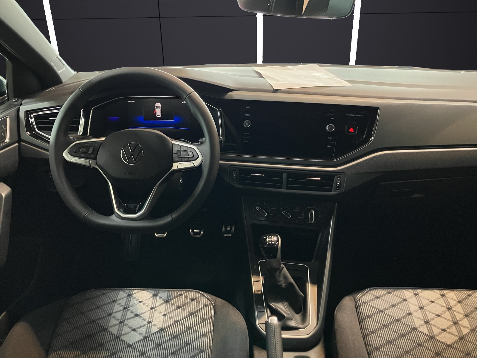 Fahrzeugabbildung Volkswagen Taigo 1,0 l TSI R-Line Black-Style RearView
