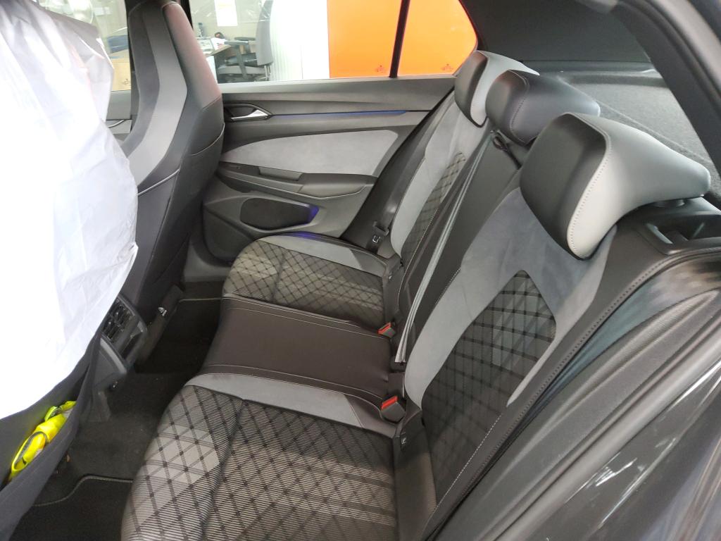 Fahrzeugabbildung Volkswagen Golf VIII TDI R-Line DSG LED Navi AID ACC PDC SH