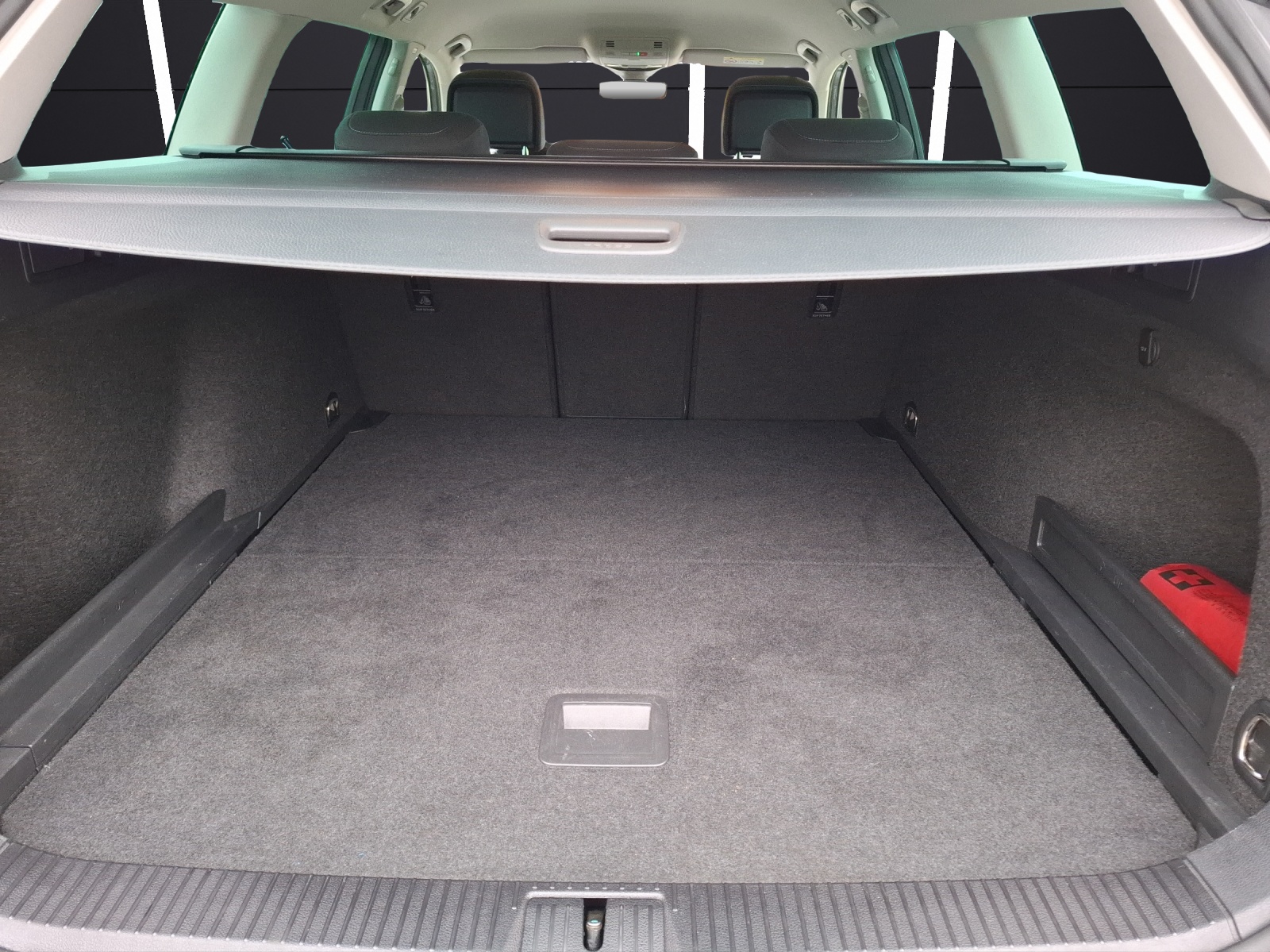 Fahrzeugabbildung Volkswagen Passat Variant TDI Business Matrix Navi ACC RFK SH