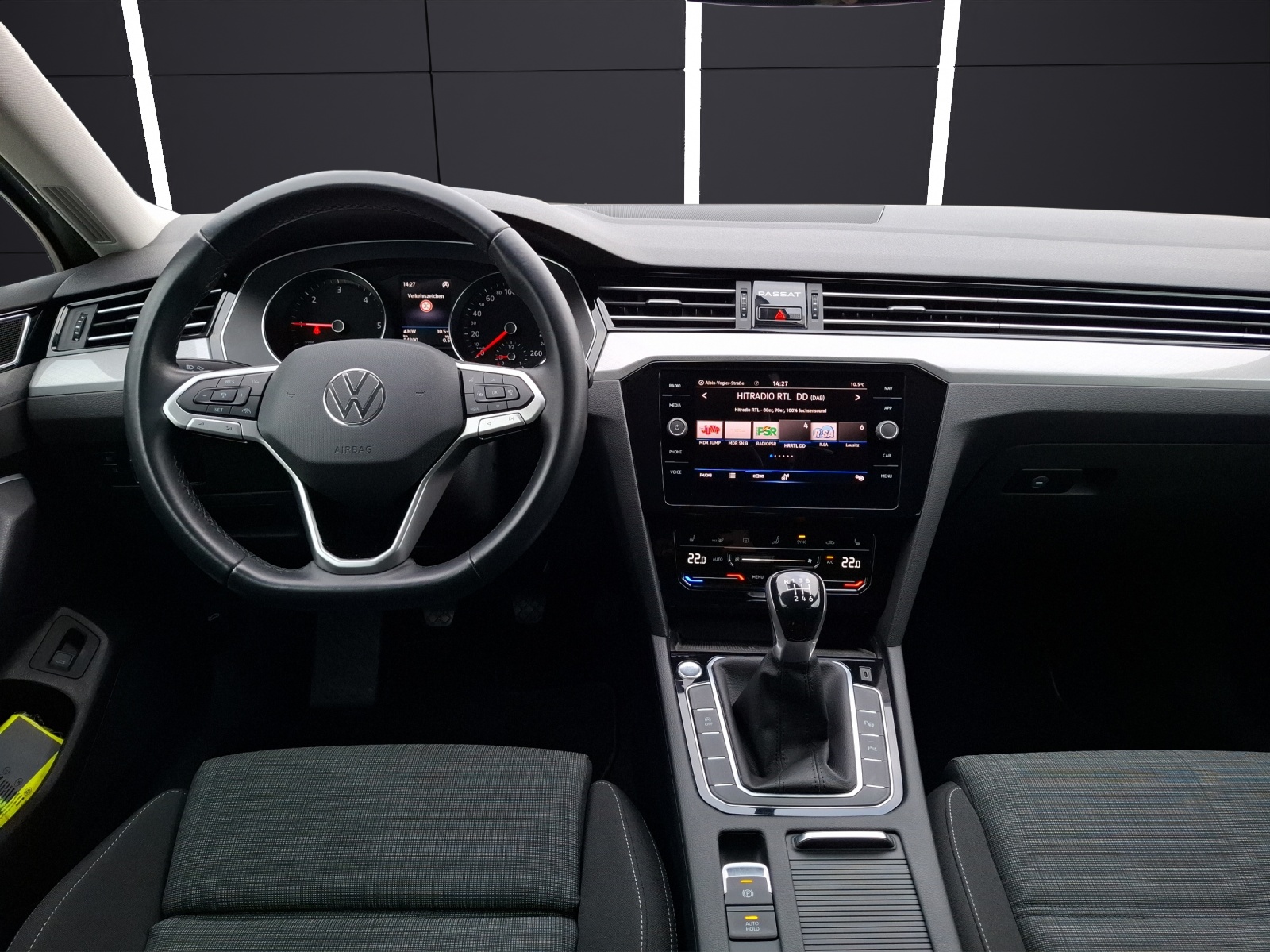 Fahrzeugabbildung Volkswagen Passat Variant TDI Business Matrix Navi ACC RFK SH