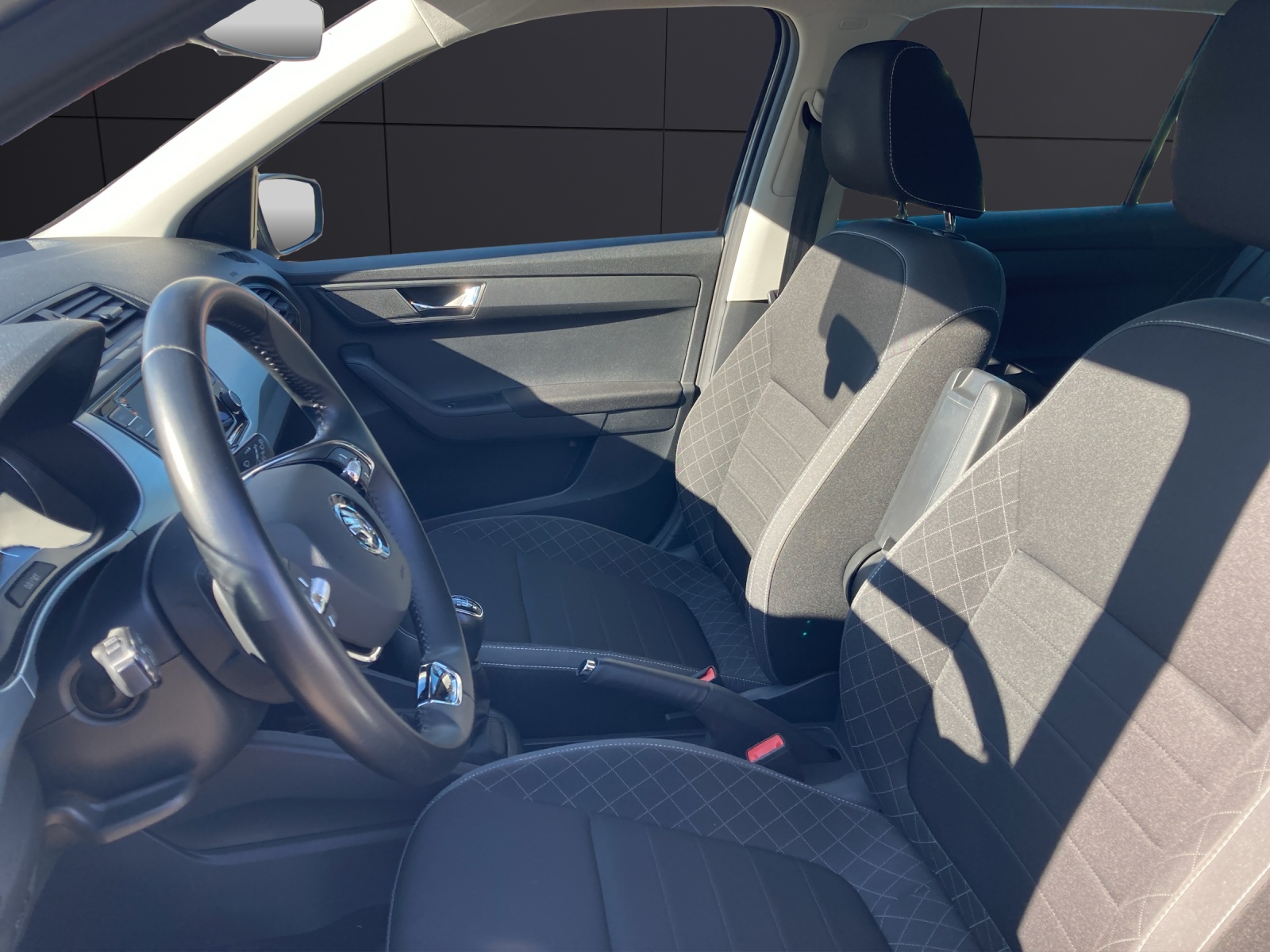 Fahrzeugabbildung SKODA Fabia Combi TSI Ambition Klima GRA PDC SH TSI Ambition Klima GRA PDC SH