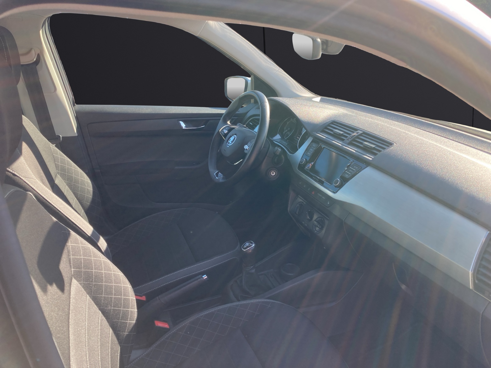 Fahrzeugabbildung SKODA Fabia Combi TSI Ambition Klima GRA PDC SH TSI Ambition Klima GRA PDC SH