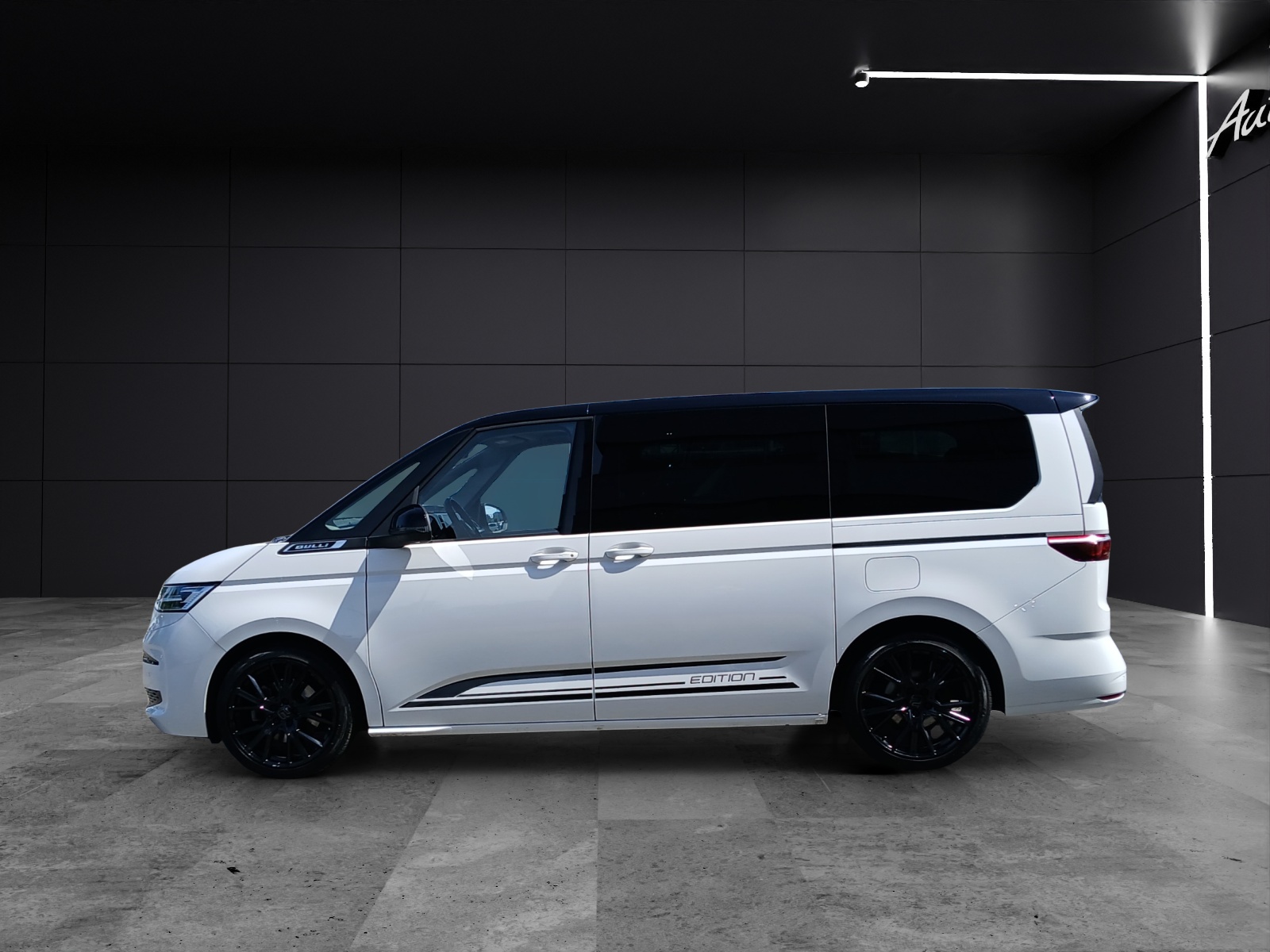 Fahrzeugabbildung Volkswagen T7 Multivan TDI Edition DSG lang Matrix AHK CarPlay AID RFK Harmann SH