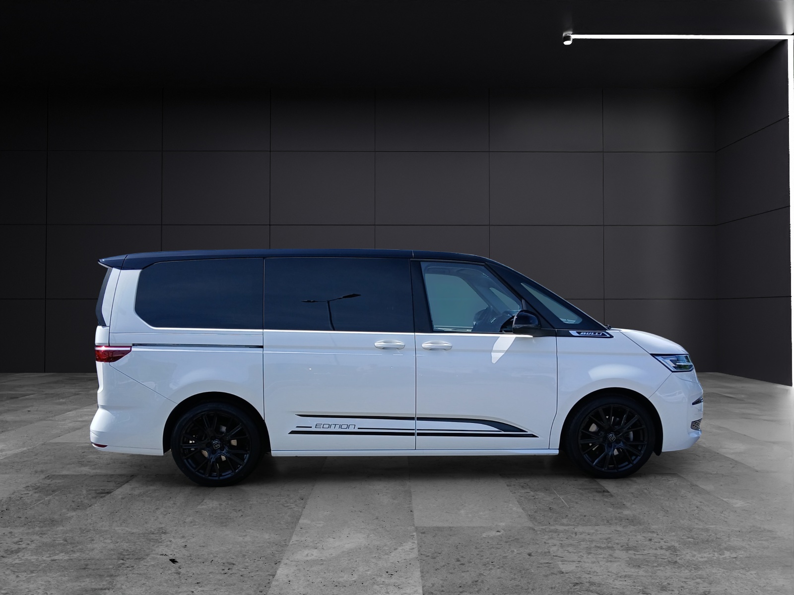 Fahrzeugabbildung Volkswagen T7 Multivan TDI Edition DSG lang Matrix AHK CarPlay AID RFK Harmann SH