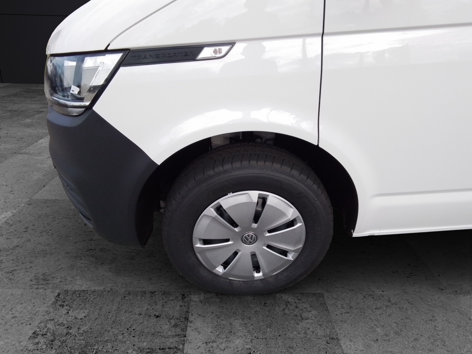 Fahrzeugabbildung Volkswagen T6 Kombi T6.1 TDI 9- Sitzer LR AHK KLIMA PDC
