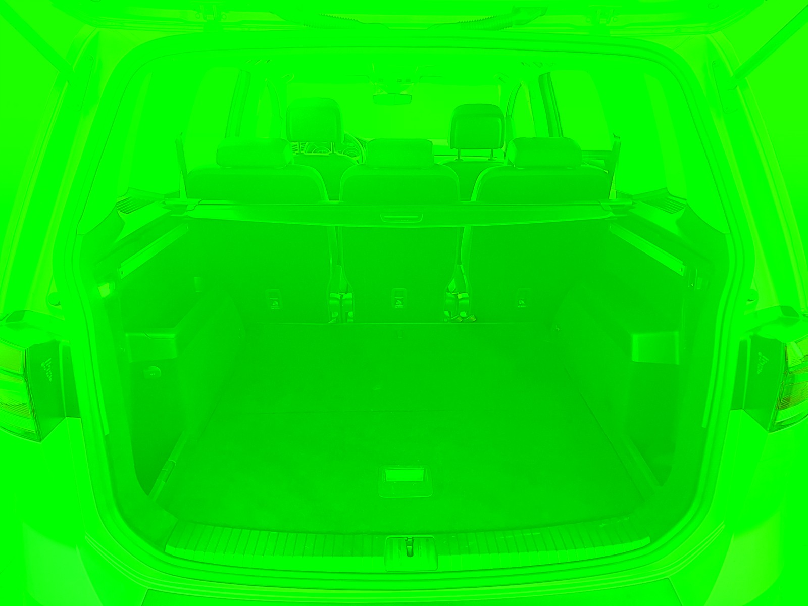 Fahrzeugabbildung Volkswagen Touran TSI Comfortline LED AHK Navi ACC RFK SH