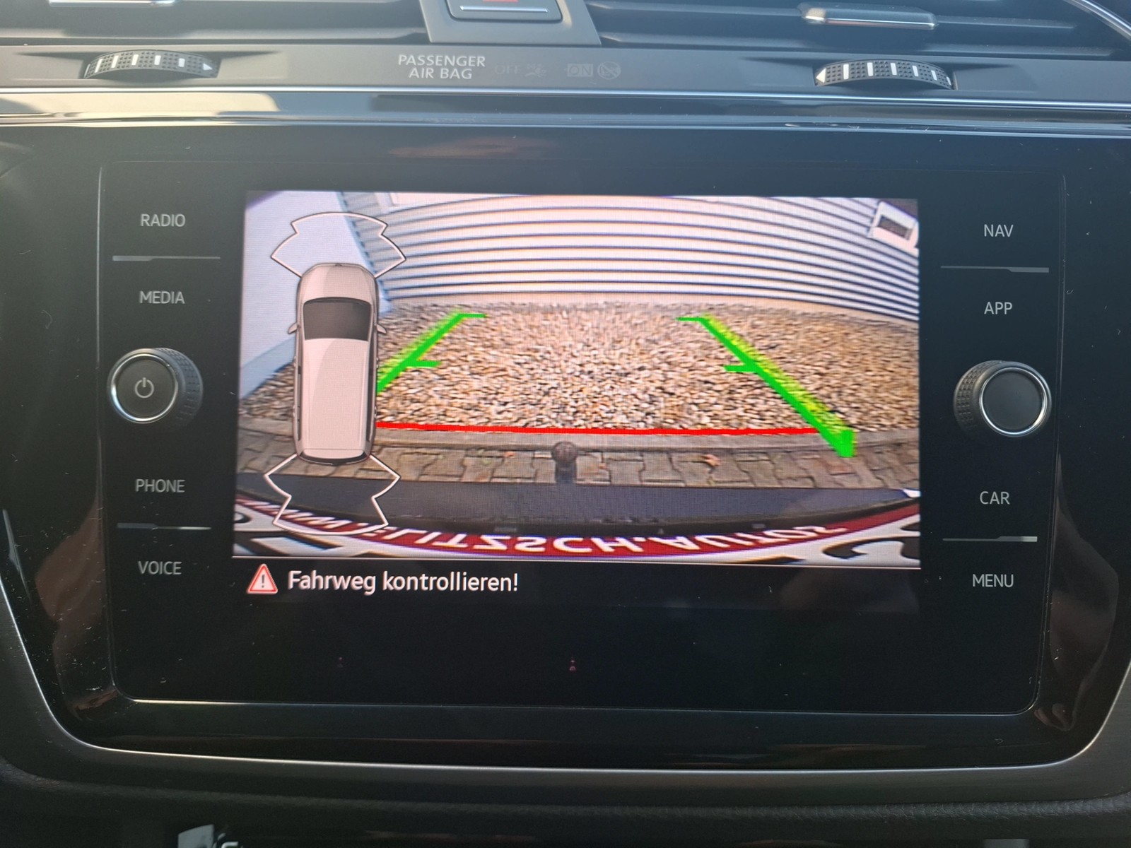 Fahrzeugabbildung Volkswagen Touran TSI Comfortline LED AHK Navi ACC RFK SH