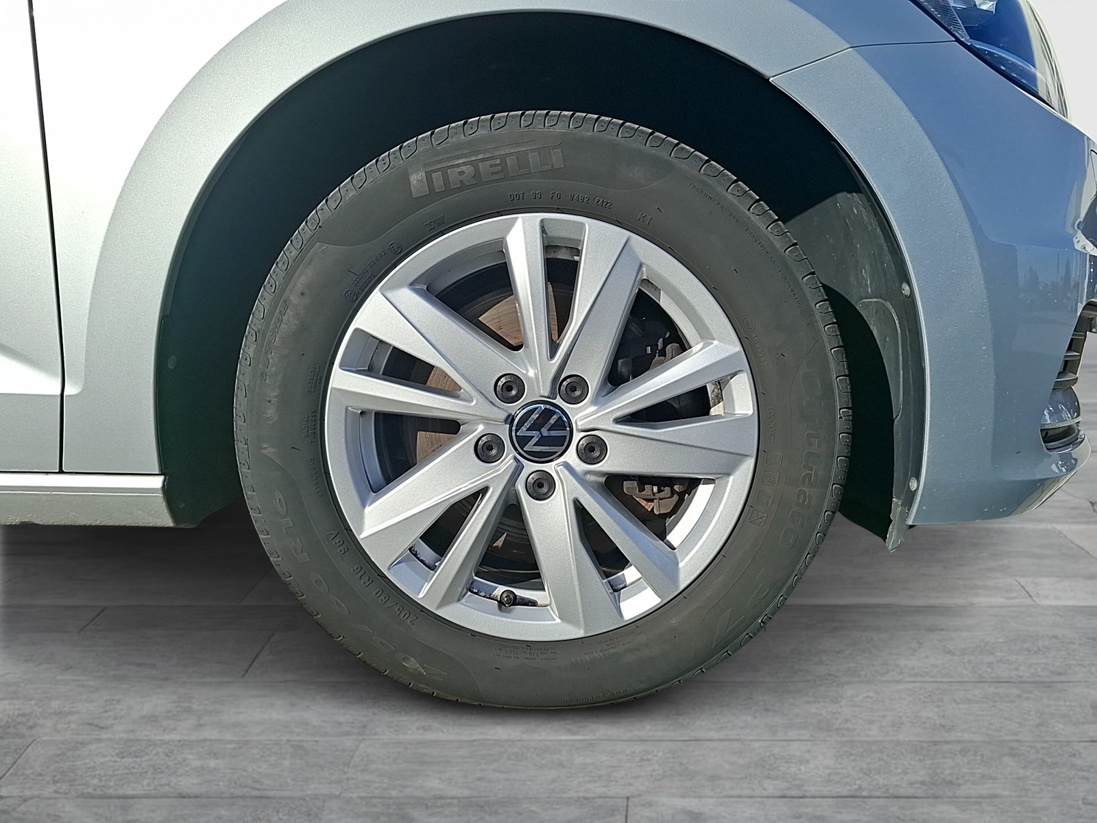Fahrzeugabbildung Volkswagen Touran TSI Comfortline LED AHK Navi ACC RFK SH