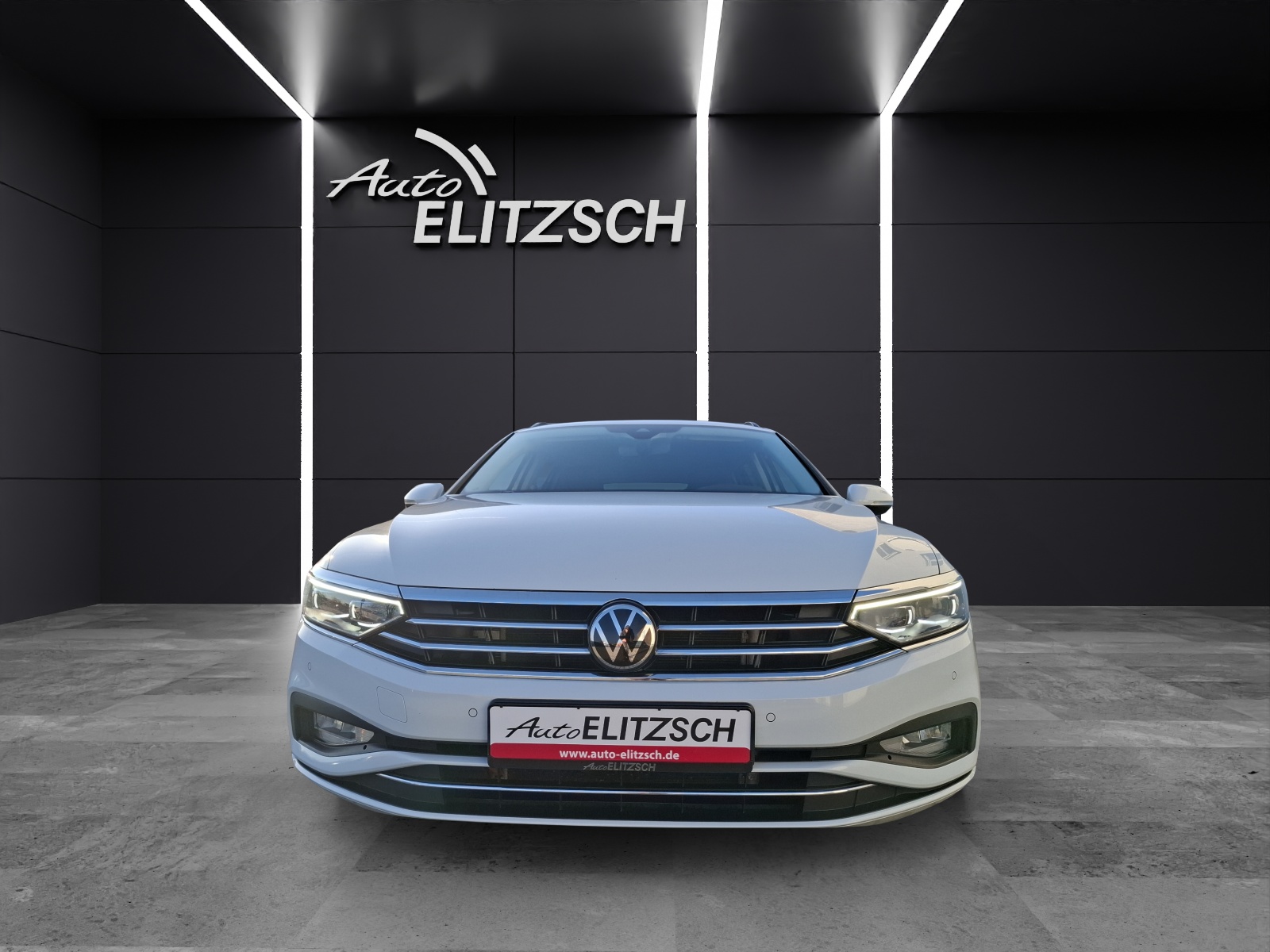 Fahrzeugabbildung Volkswagen Passat Variant TDI Business DSG R-Line Matrix AHK Navi HUD AID ACC RFK SH 18