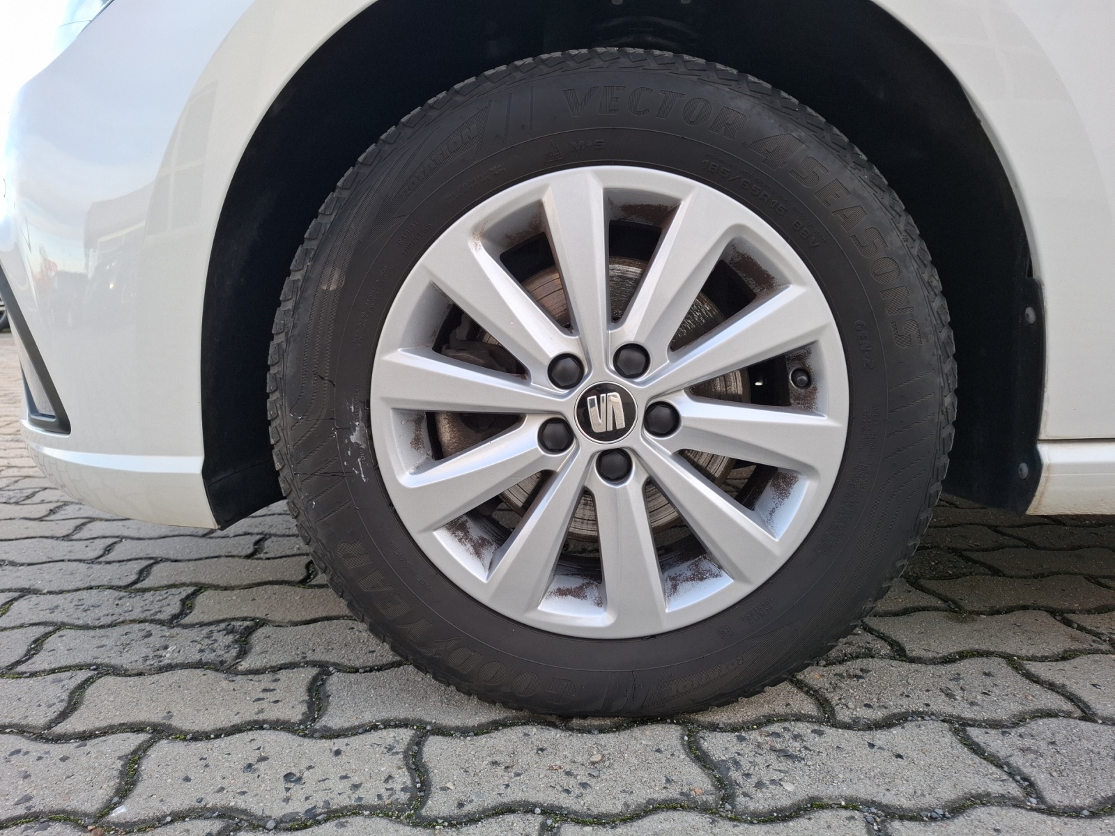 Fahrzeugabbildung SEAT Ibiza TSI Style Beats DSG LED AID ACC RFK SH APP LM