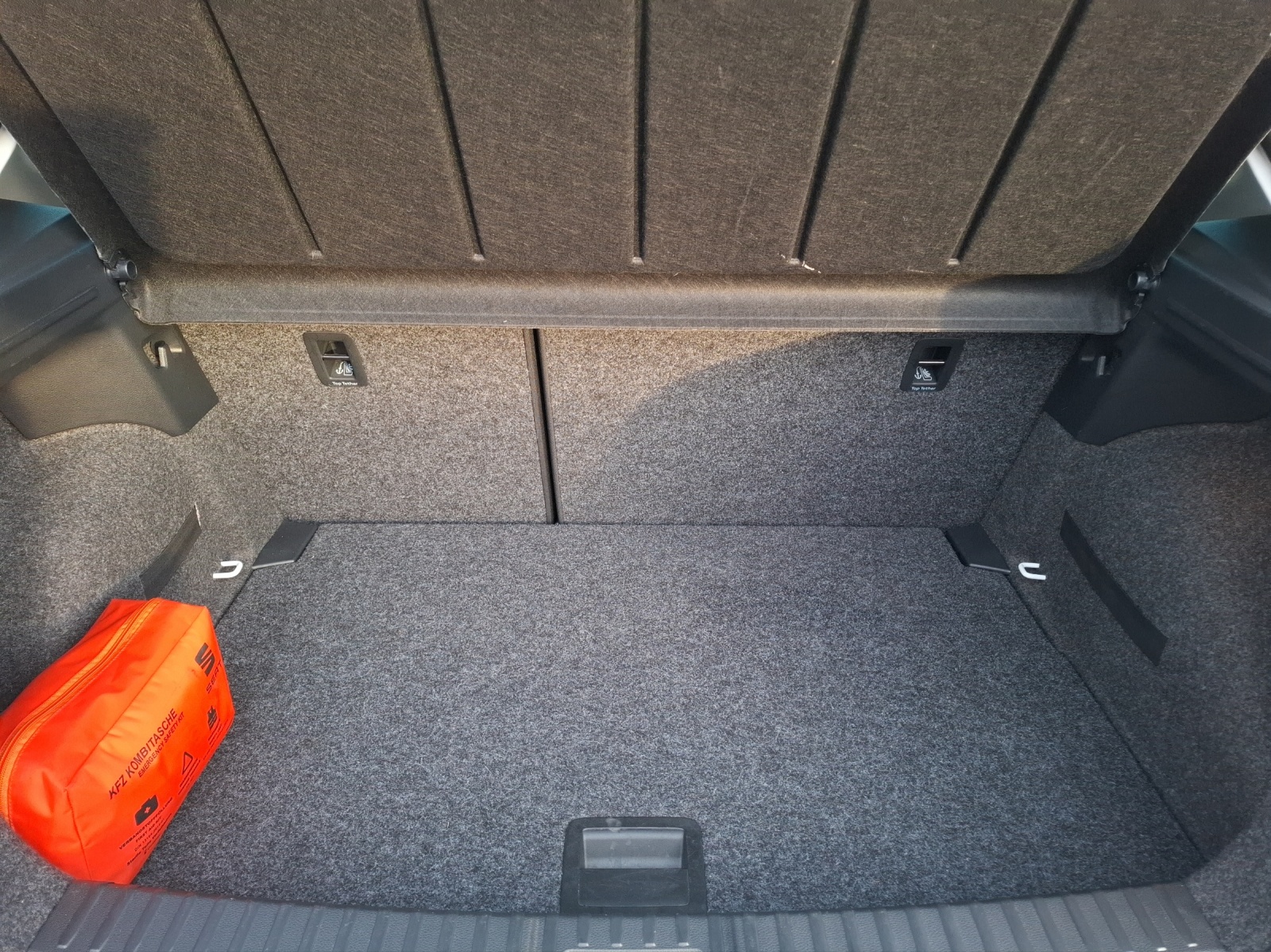 Fahrzeugabbildung SEAT Ibiza TSI Style Beats DSG LED AID ACC RFK SH APP LM