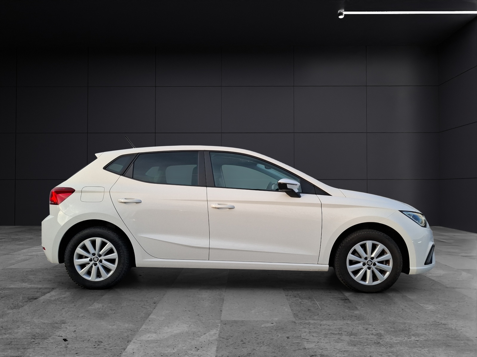 Fahrzeugabbildung SEAT Ibiza TSI Style Beats DSG LED AID ACC RFK SH APP LM