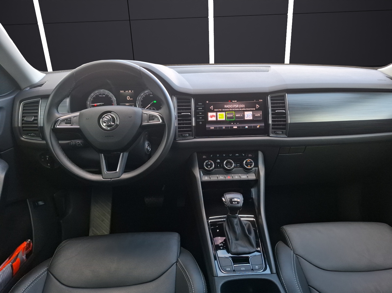 Fahrzeugabbildung SKODA Kodiaq TDI Soleil DSG 4x4 Standhzg. LED Navi Leder ACC RFK SH