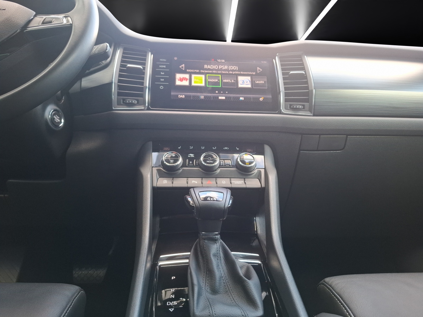 Fahrzeugabbildung SKODA Kodiaq TDI Soleil DSG 4x4 Standhzg. LED Navi Leder ACC RFK SH