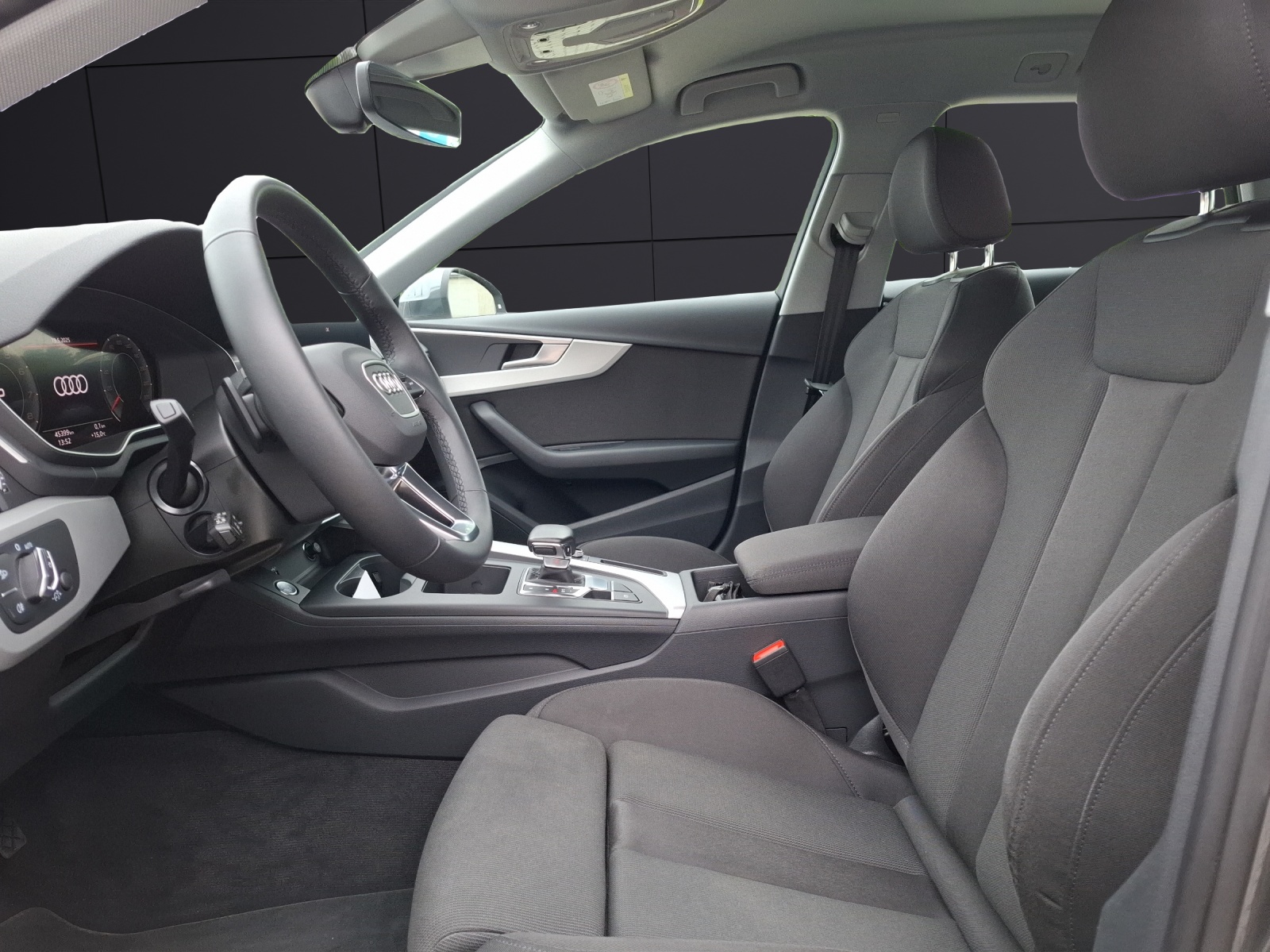 Fahrzeugabbildung Audi A4 Avant 40 TFSI S-tronic S-line LED AVC Navi