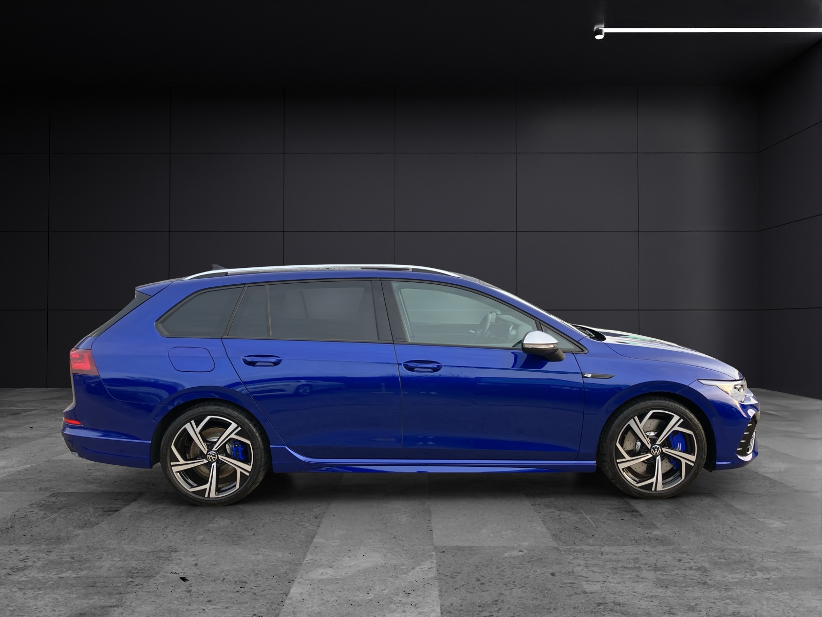 Fahrzeugabbildung Volkswagen Golf VIII Variant R DSG MATRIX ACC HuD AID PANO NAVI PDC SHZ
