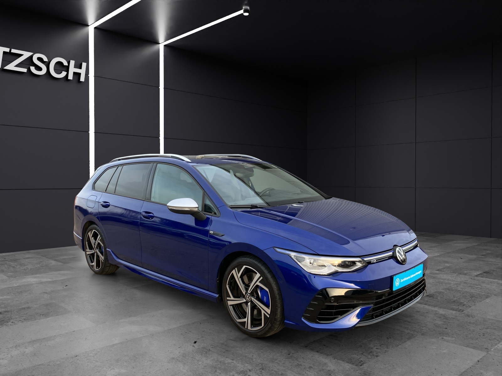 Fahrzeugabbildung Volkswagen Golf VIII Variant R DSG MATRIX ACC HuD AID PANO NAVI PDC SHZ