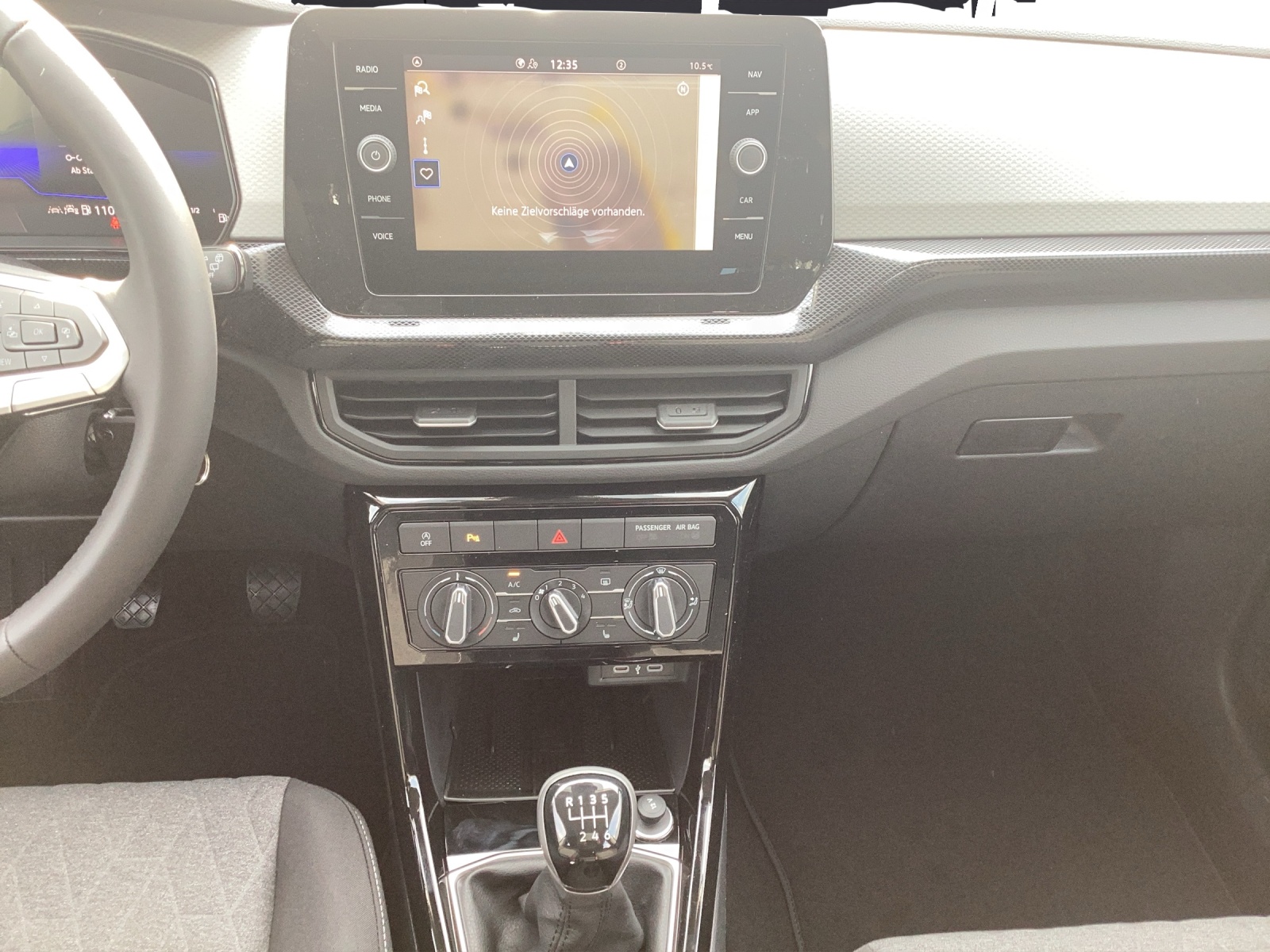 Fahrzeugabbildung Volkswagen T-Cross Life TSI LED NAVI AppConnect