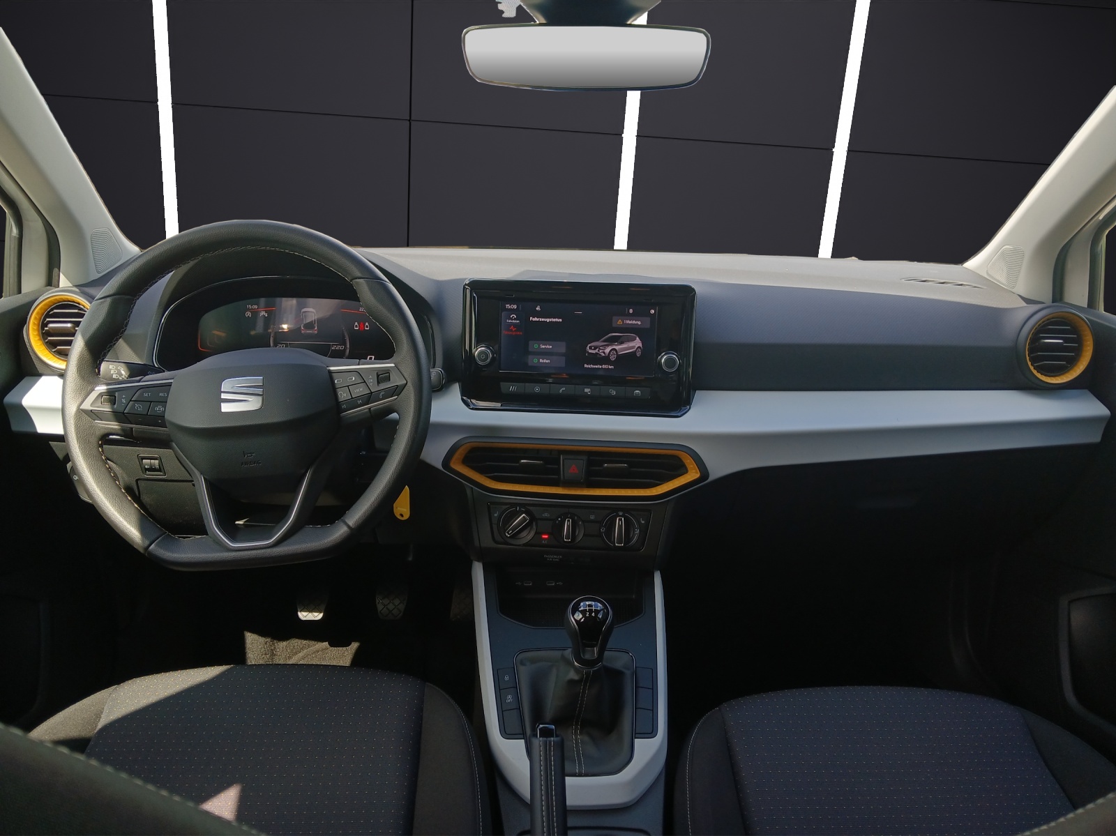 Fahrzeugabbildung SEAT Arona TSI Style LED Klima DAB GRA PDC SH LM