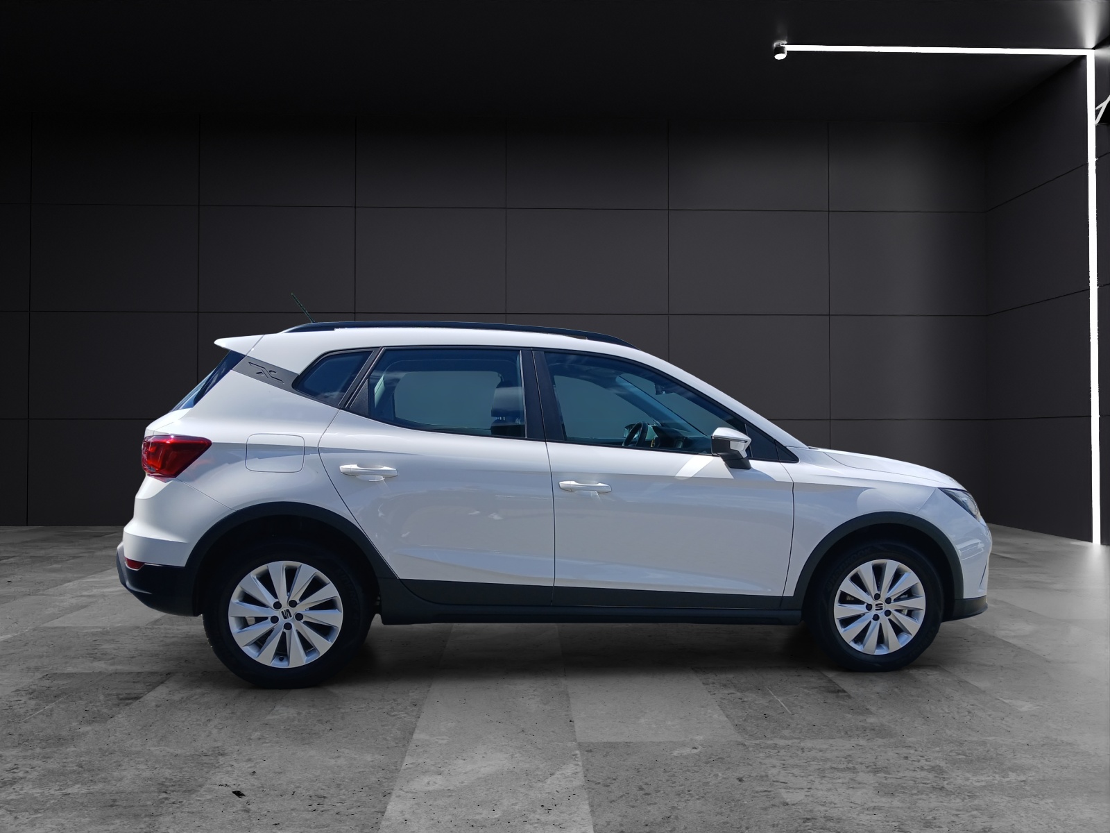 Fahrzeugabbildung SEAT Arona TSI Style LED Klima DAB GRA PDC SH LM