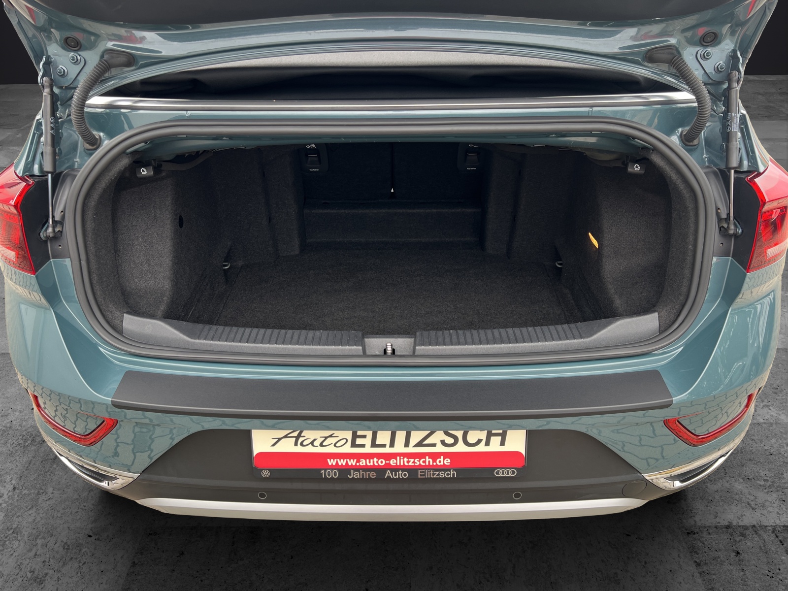 Fahrzeugabbildung Volkswagen T-Roc Cabriolet TSI Style LEDplus Navi AID ACC RFK SH 18