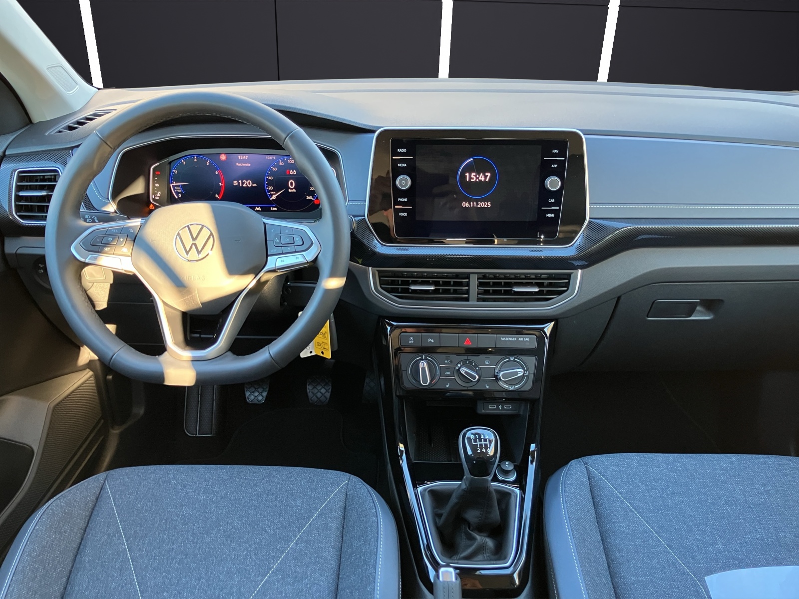 Fahrzeugabbildung Volkswagen T-Cross Style LED DAB ACC