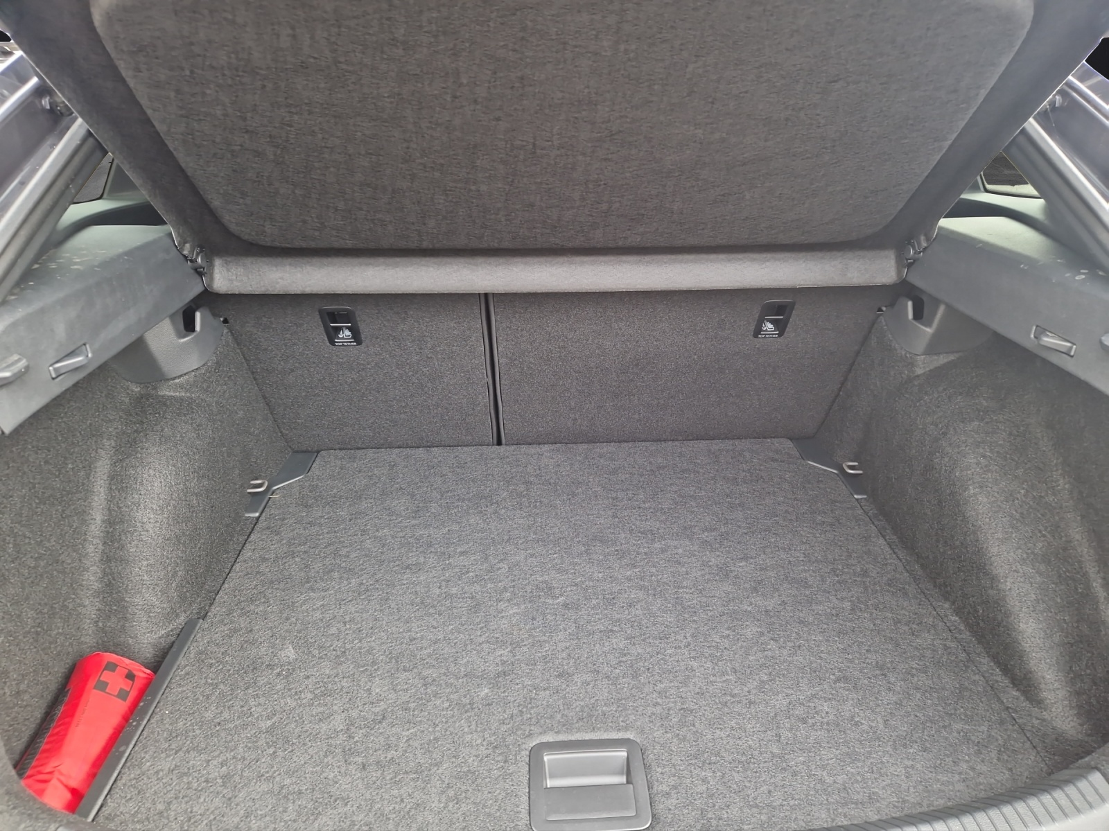 Fahrzeugabbildung Volkswagen Taigo R-Line black TSI DSG MATRIX ACC 18
