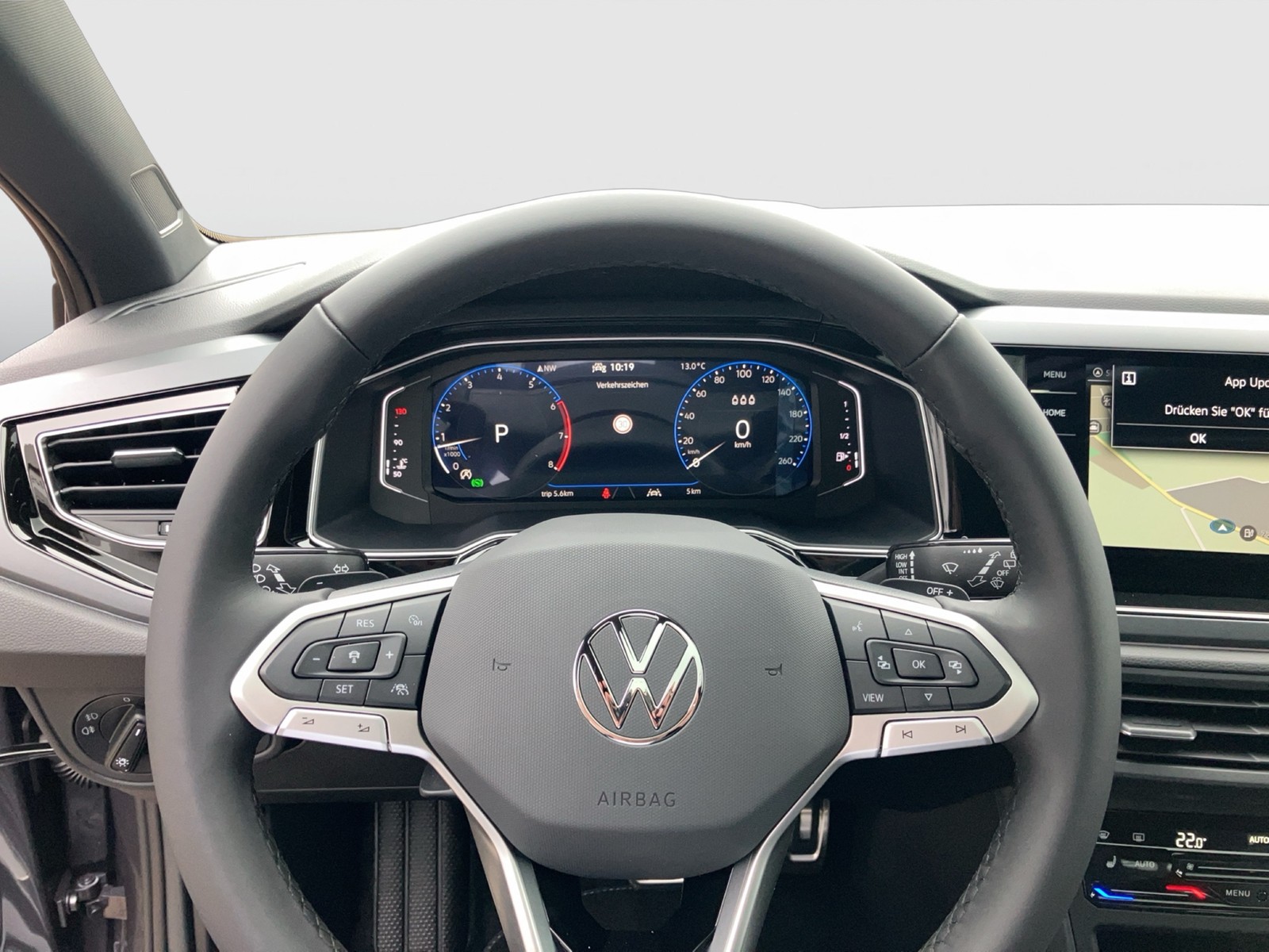 Fahrzeugabbildung Volkswagen Taigo TSI R-Line DSG Matrix AHK Navi AID Pana ACC RFK SHZ