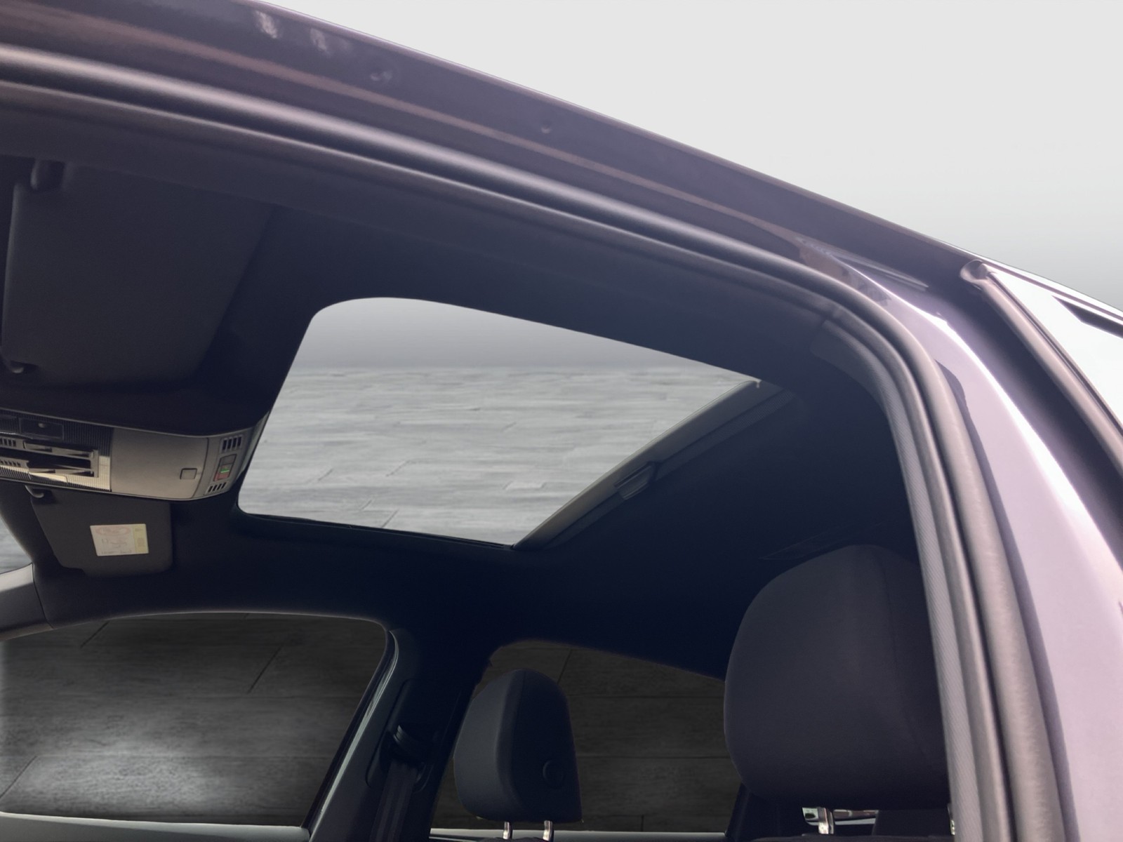 Fahrzeugabbildung Volkswagen Taigo TSI R-Line DSG Matrix AHK Navi AID Pana ACC RFK SHZ