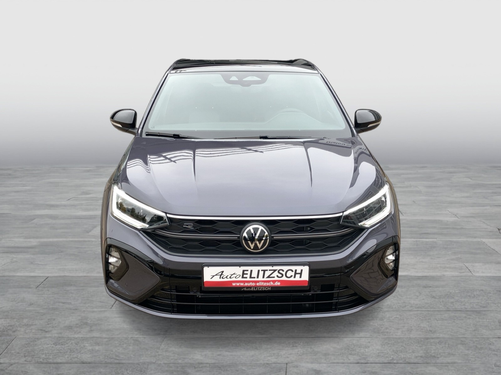 Fahrzeugabbildung Volkswagen Taigo TSI R-Line DSG Matrix AHK Navi AID Pana ACC RFK SHZ