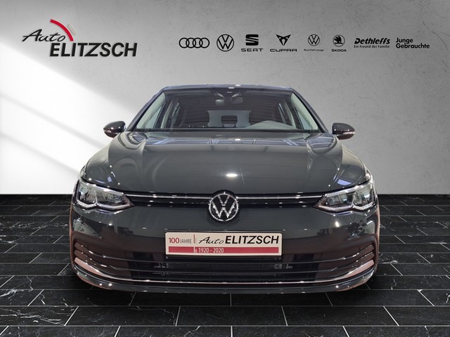 Fahrzeugabbildung Volkswagen Golf VIII TSI Move LED AID RFK SH LM