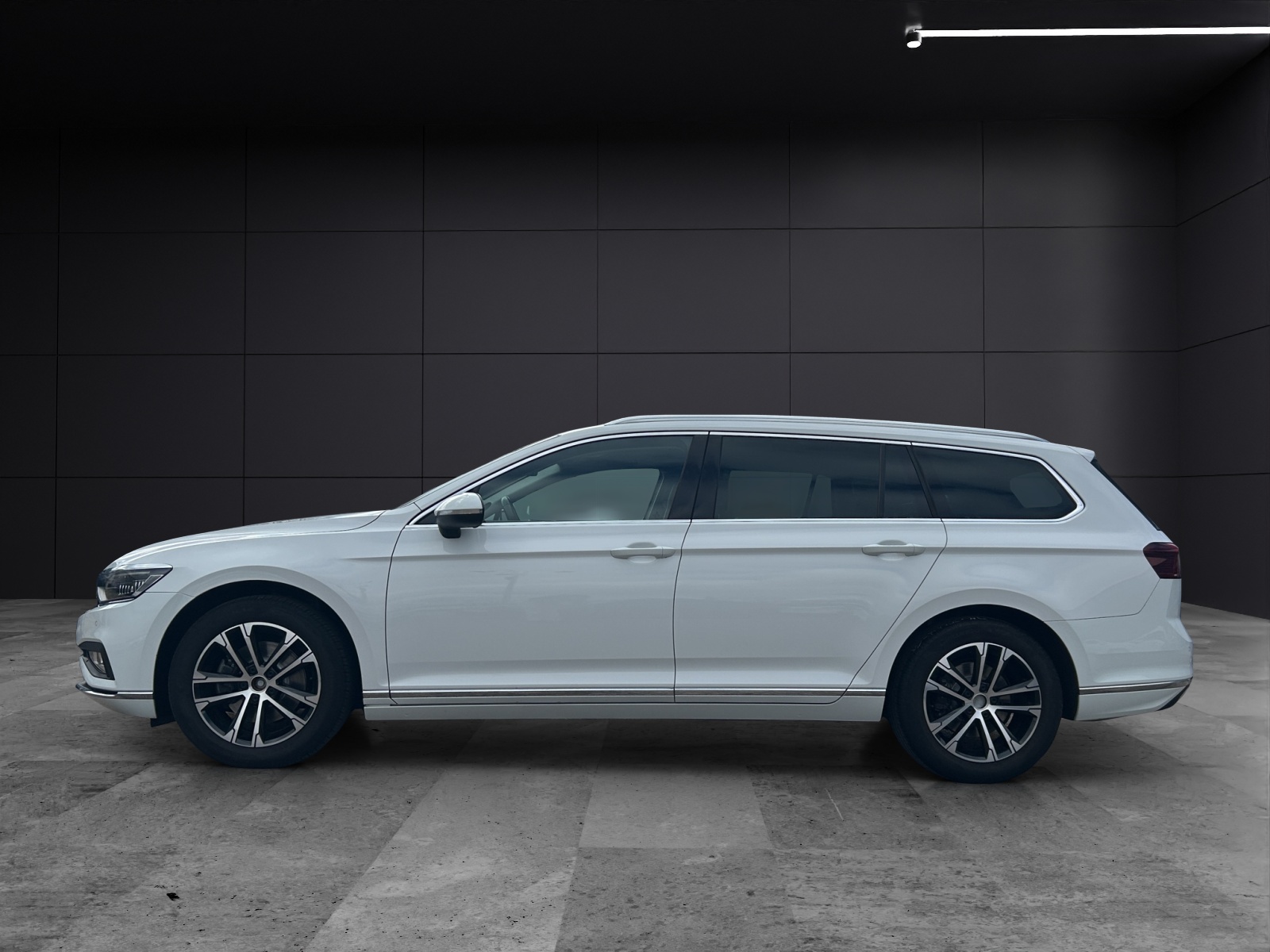 Fahrzeugabbildung Volkswagen Passat Variant Elegance TDI DSG IQ.Light ACC AHK STH SH RearView AppConnect Navi