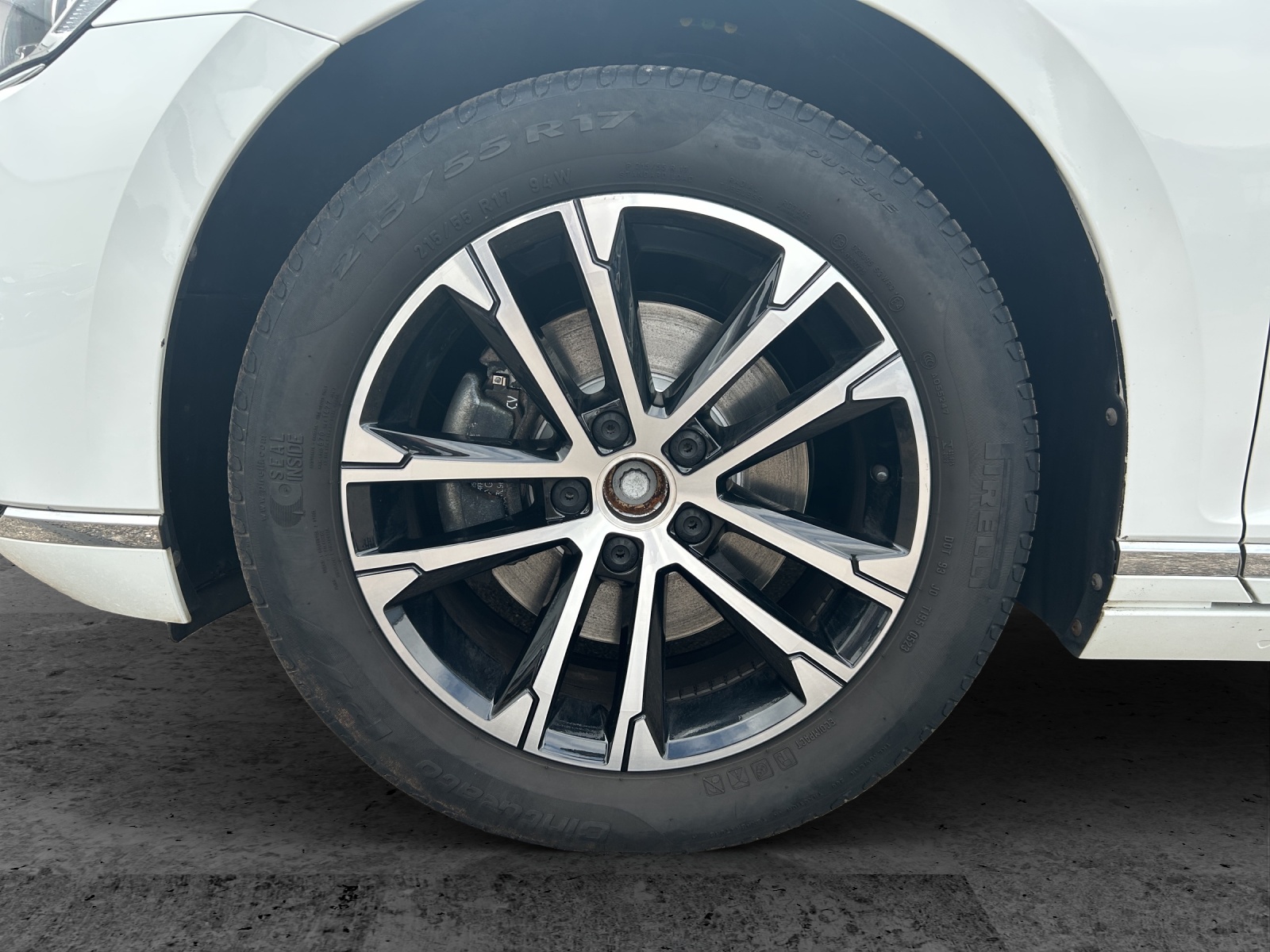 Fahrzeugabbildung Volkswagen Passat Variant Elegance TDI DSG IQ.Light ACC AHK STH SH RearView AppConnect Navi