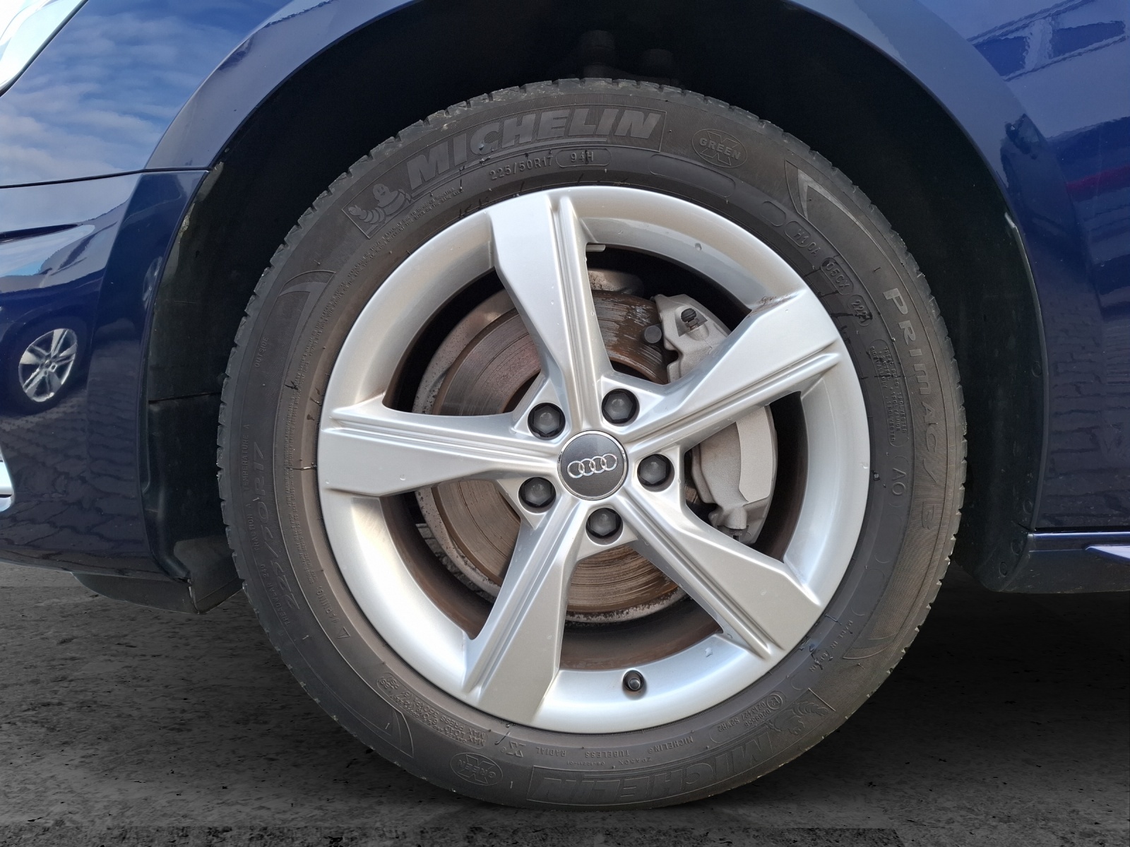 Fahrzeugabbildung Audi A4 Avant 40 TDI advanced quattro S-tronic LED AHK Navi ACC RFK SH