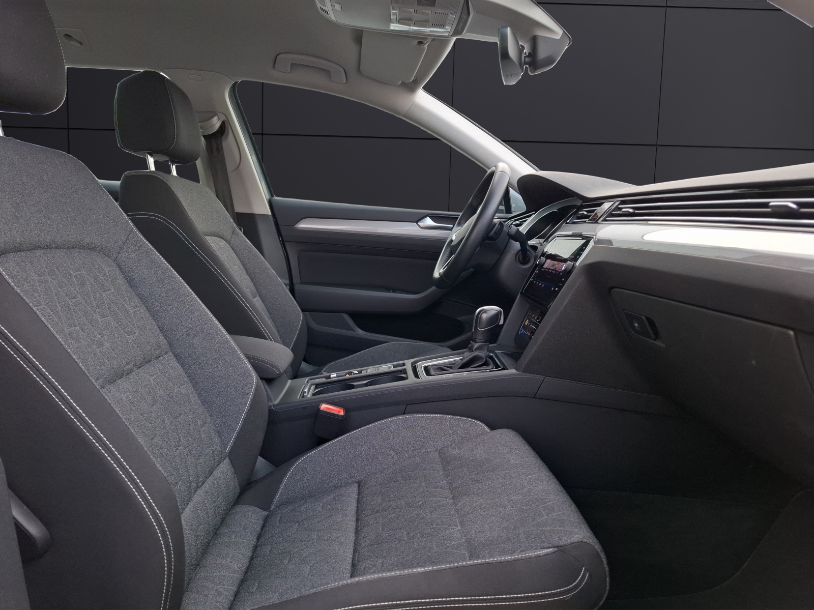 Fahrzeugabbildung Volkswagen Passat Variant TSI Business DSG Matrix Navi ACC RFK SH