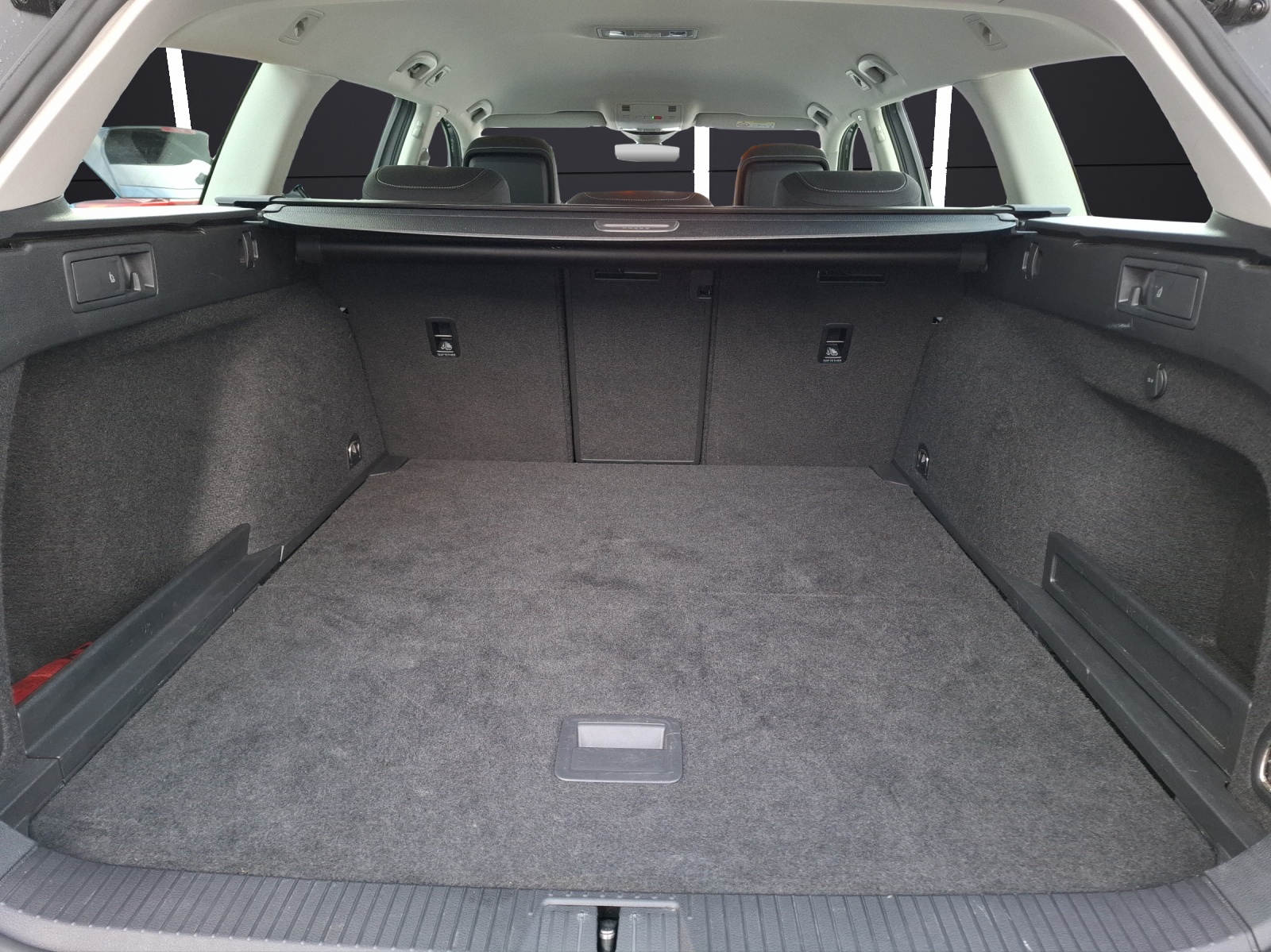 Fahrzeugabbildung Volkswagen Passat Variant TSI Business DSG Matrix Navi ACC RFK SH