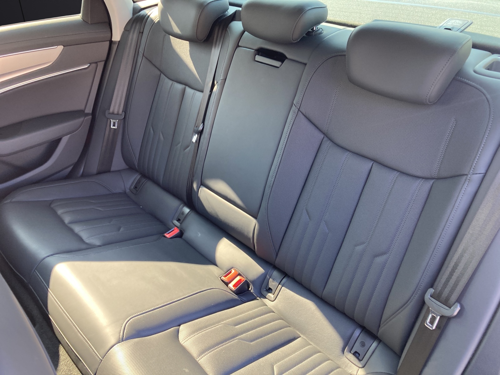 Fahrzeugabbildung Audi A6 Lim. 50 TDI quattro design Head up Matrix