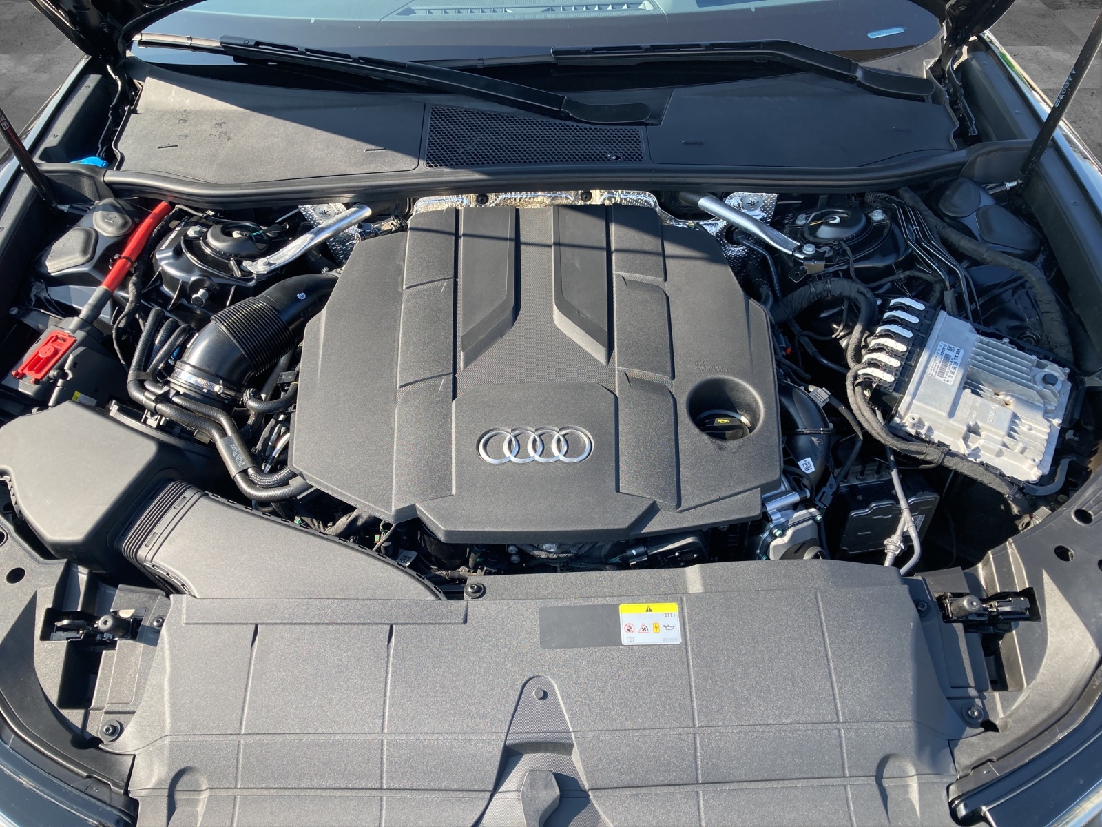 Fahrzeugabbildung Audi A6 Lim. 50 TDI quattro design Head up Matrix