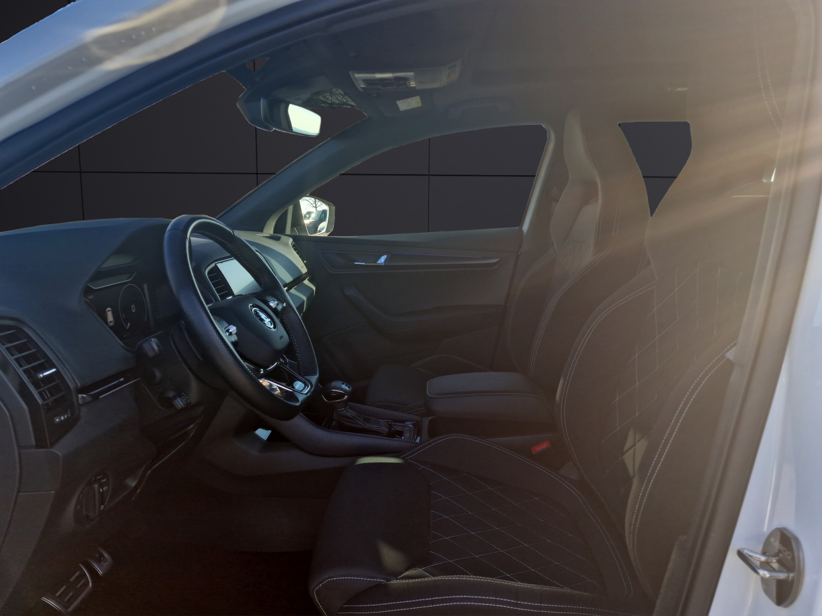 Fahrzeugabbildung SKODA Karoq TDI Sportline 4x4 Matrix PANOACC Kamera360°