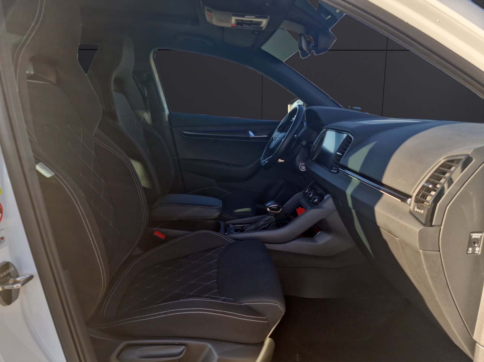 Fahrzeugabbildung SKODA Karoq TDI Sportline 4x4 Matrix PANOACC Kamera360°