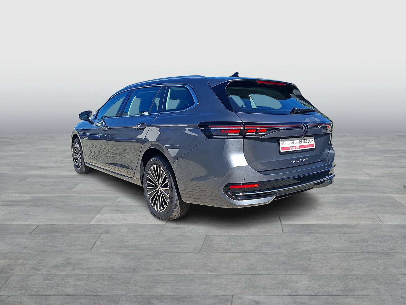 Fahrzeugabbildung Volkswagen Passat Variant TDI Elegance DSG Matrix AHK Navi HUD AID ACC RFK SH