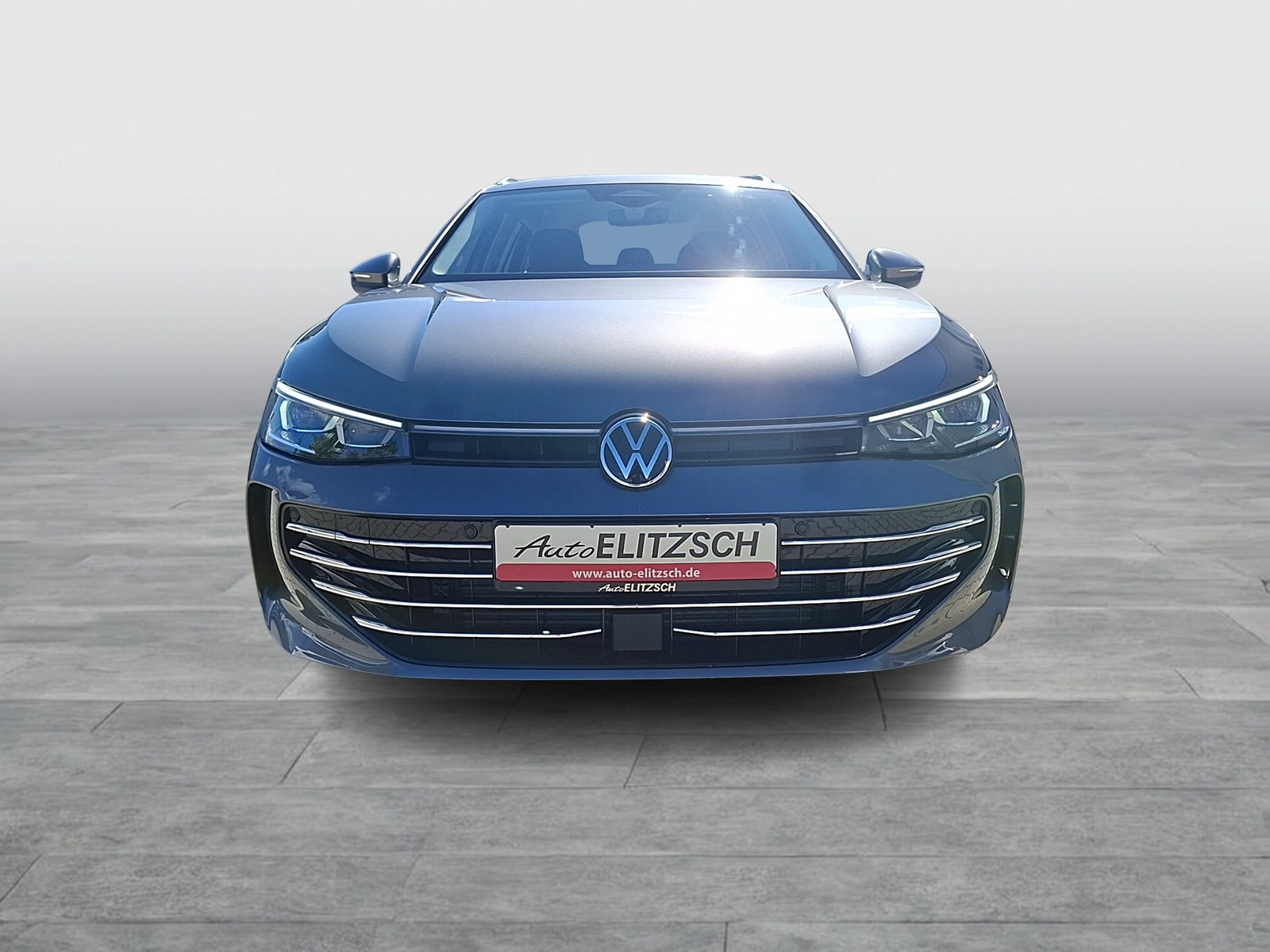 Fahrzeugabbildung Volkswagen Passat Variant TDI Elegance DSG Matrix AHK Navi HUD AID ACC RFK SH