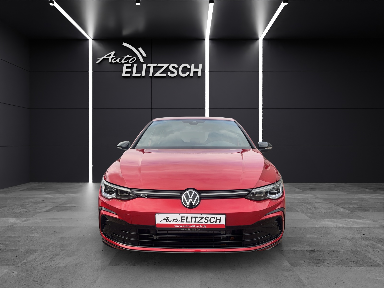 Fahrzeugabbildung Volkswagen Golf VIII R-Line TSI DSG LED NAVI ACC RearView