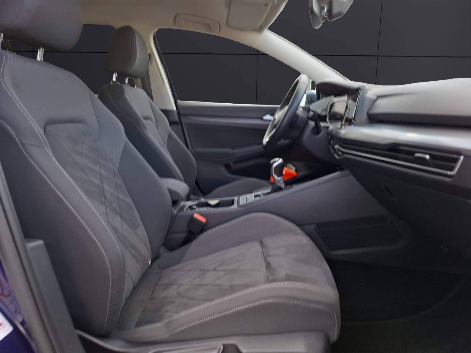 Fahrzeugabbildung Volkswagen Golf VIII TSI Style LEDplus Navi AID HUD ACC RFK SH 18