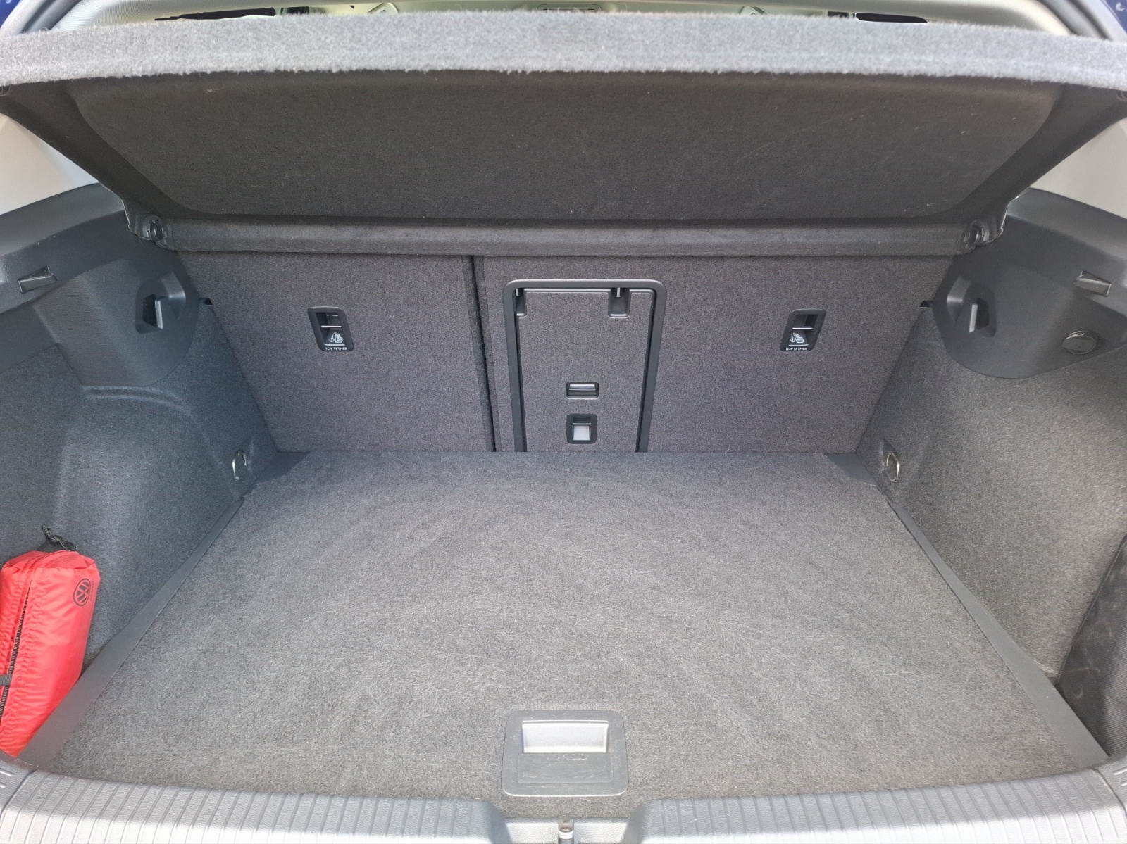 Fahrzeugabbildung Volkswagen Golf VIII TSI Style LEDplus Navi AID HUD ACC RFK SH 18