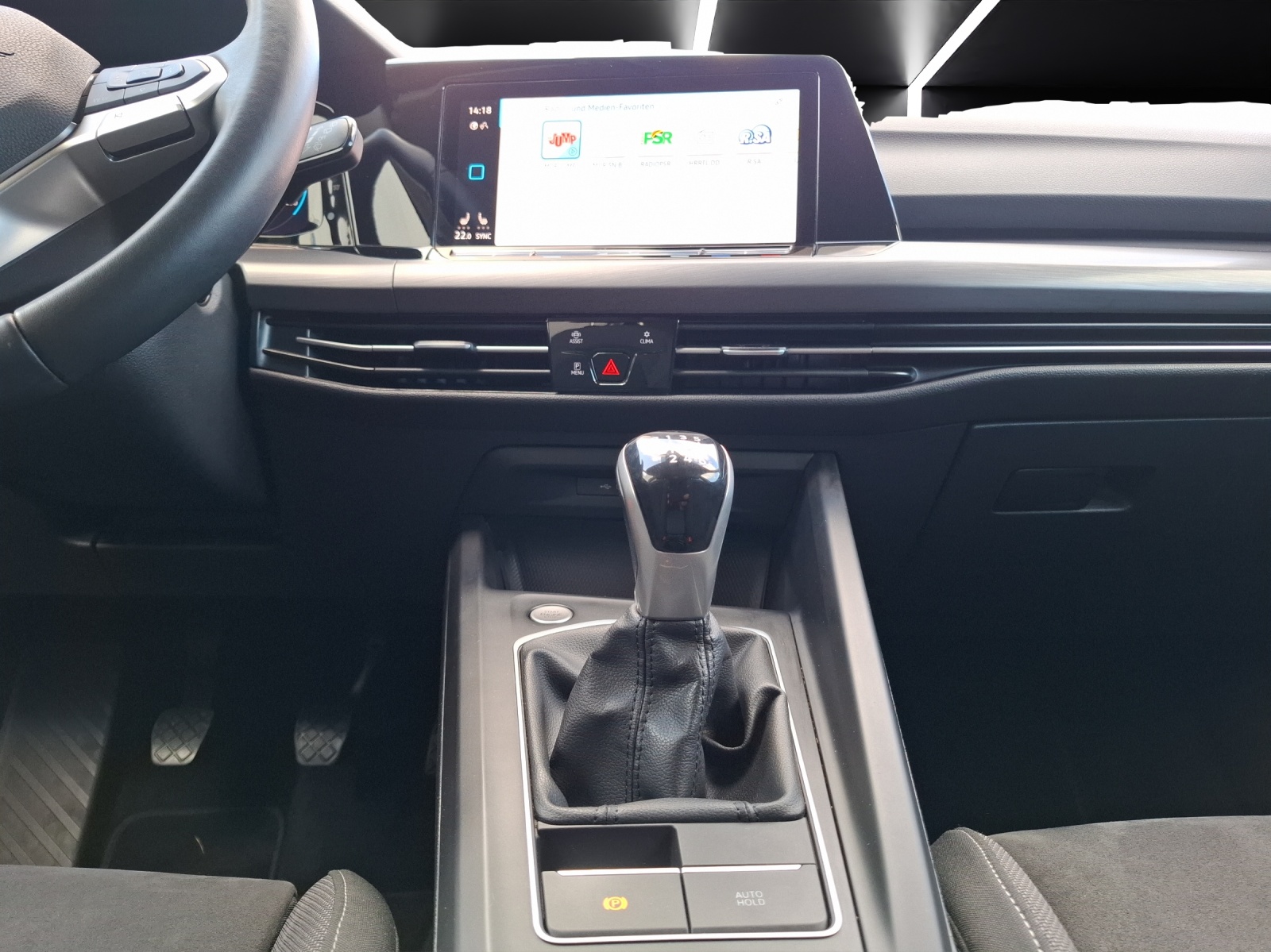 Fahrzeugabbildung Volkswagen Golf VIII TSI Style LEDplus Navi AID HUD ACC RFK SH 18