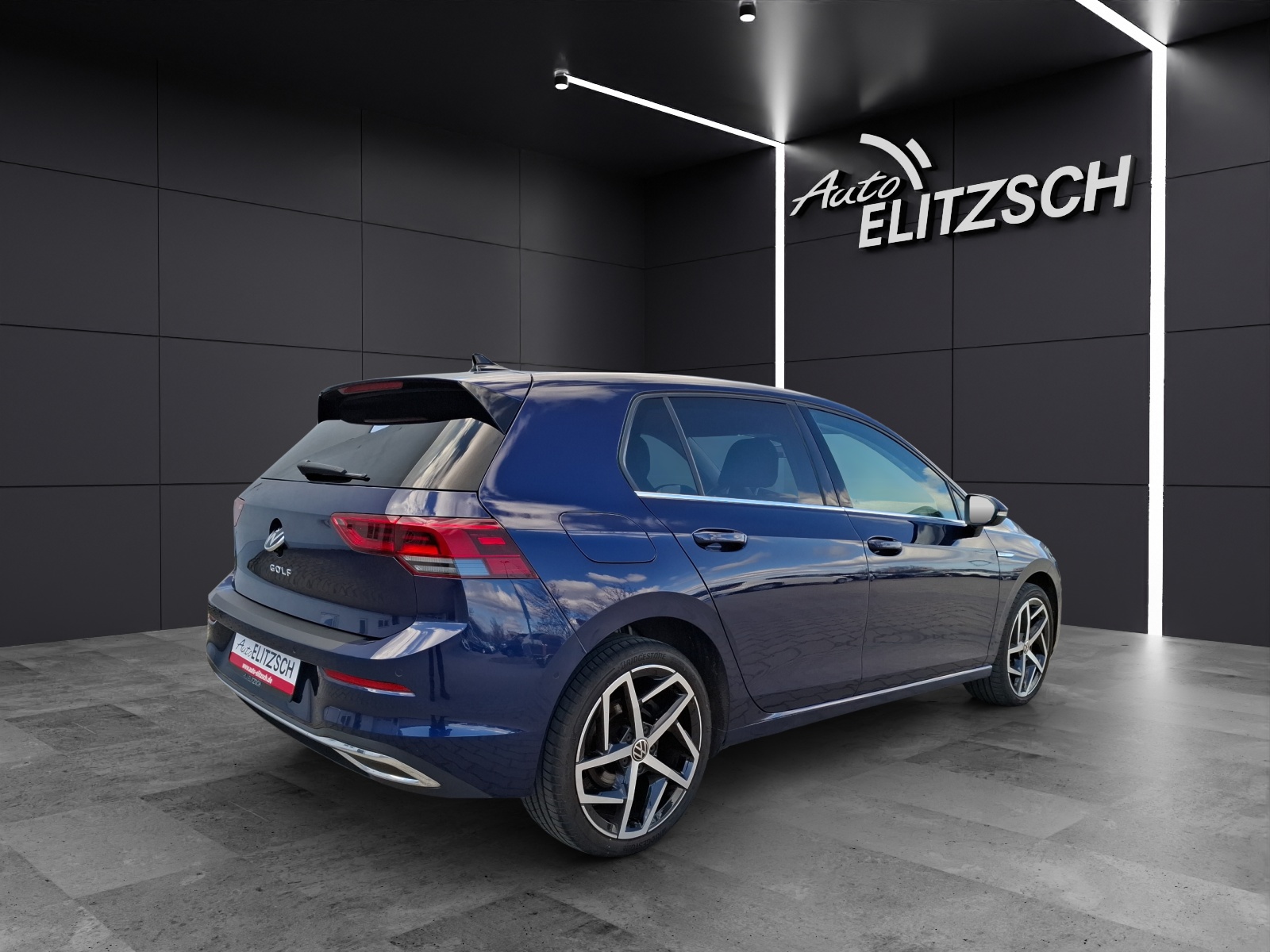 Fahrzeugabbildung Volkswagen Golf VIII TSI Style LEDplus Navi AID HUD ACC RFK SH 18