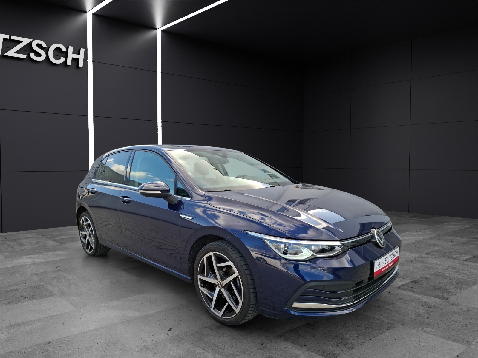 Fahrzeugabbildung Volkswagen Golf VIII TSI Style LEDplus Navi AID HUD ACC RFK SH 18