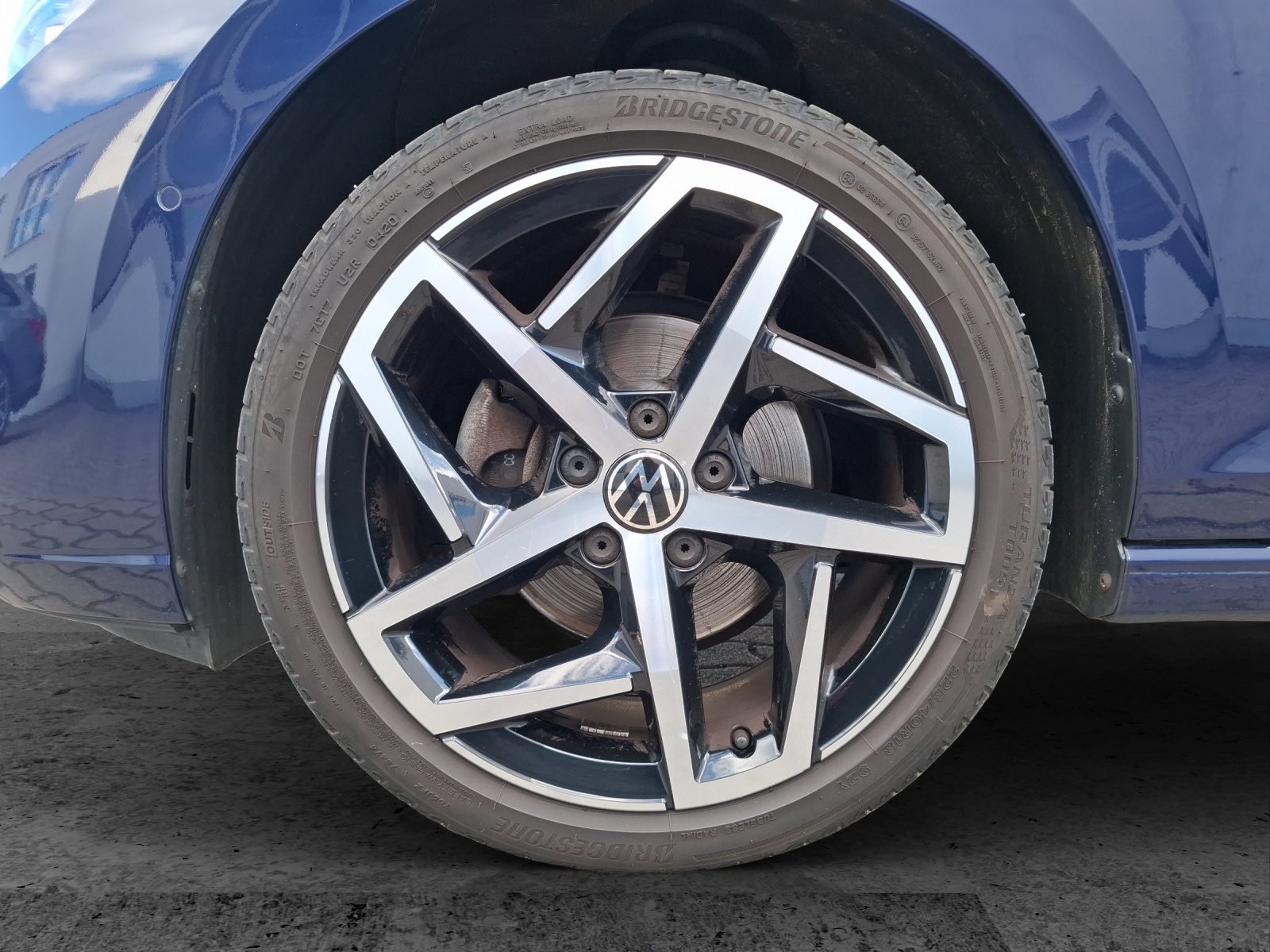 Fahrzeugabbildung Volkswagen Golf VIII TSI Style LEDplus Navi AID HUD ACC RFK SH 18