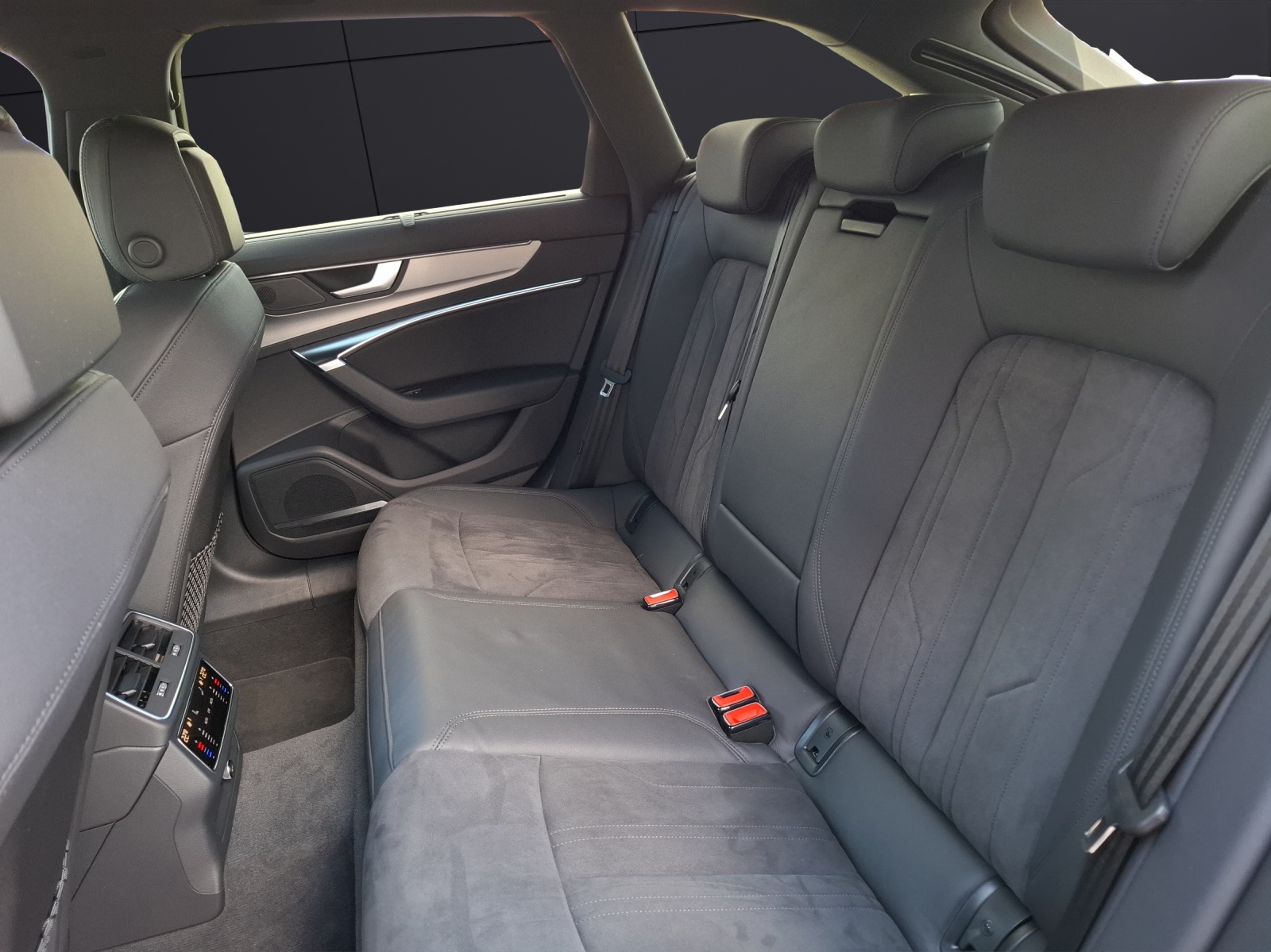 Fahrzeugabbildung Audi A6 Avant 55 TFSI sport quattro STH Matrix Luft AVC B&O